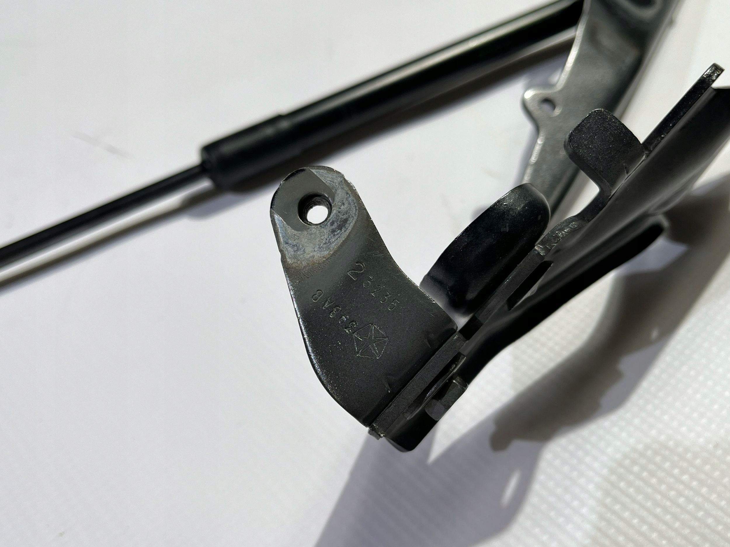 hinge damper bonnets pokrywy left Dodge RAM 1500 2019