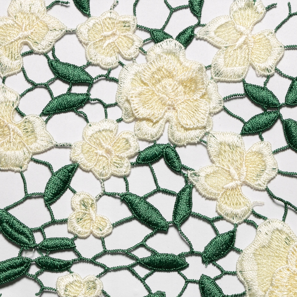 italská gipiura s květinami