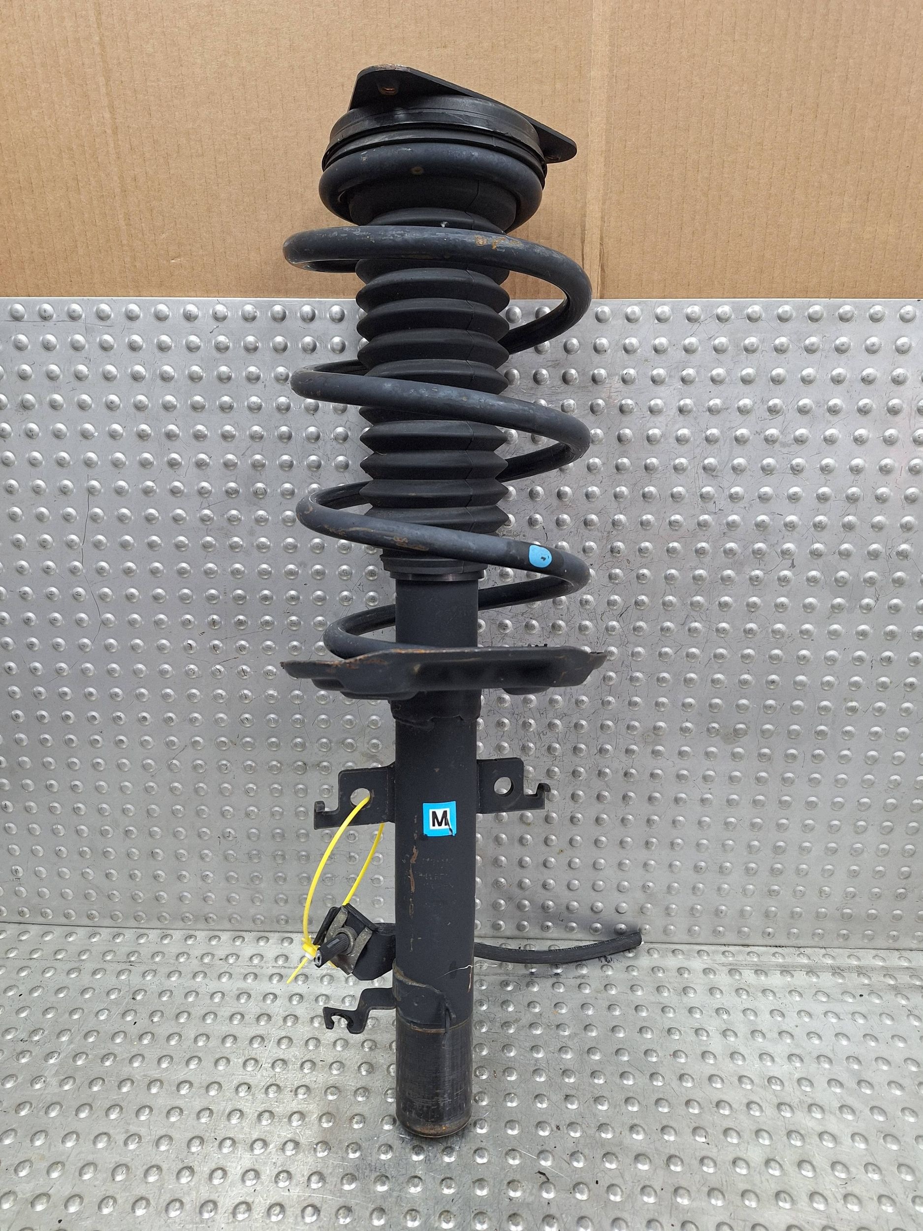 shock absorber left front NISSAN X-TRAIL T32 14-21 54303-4BD0A
