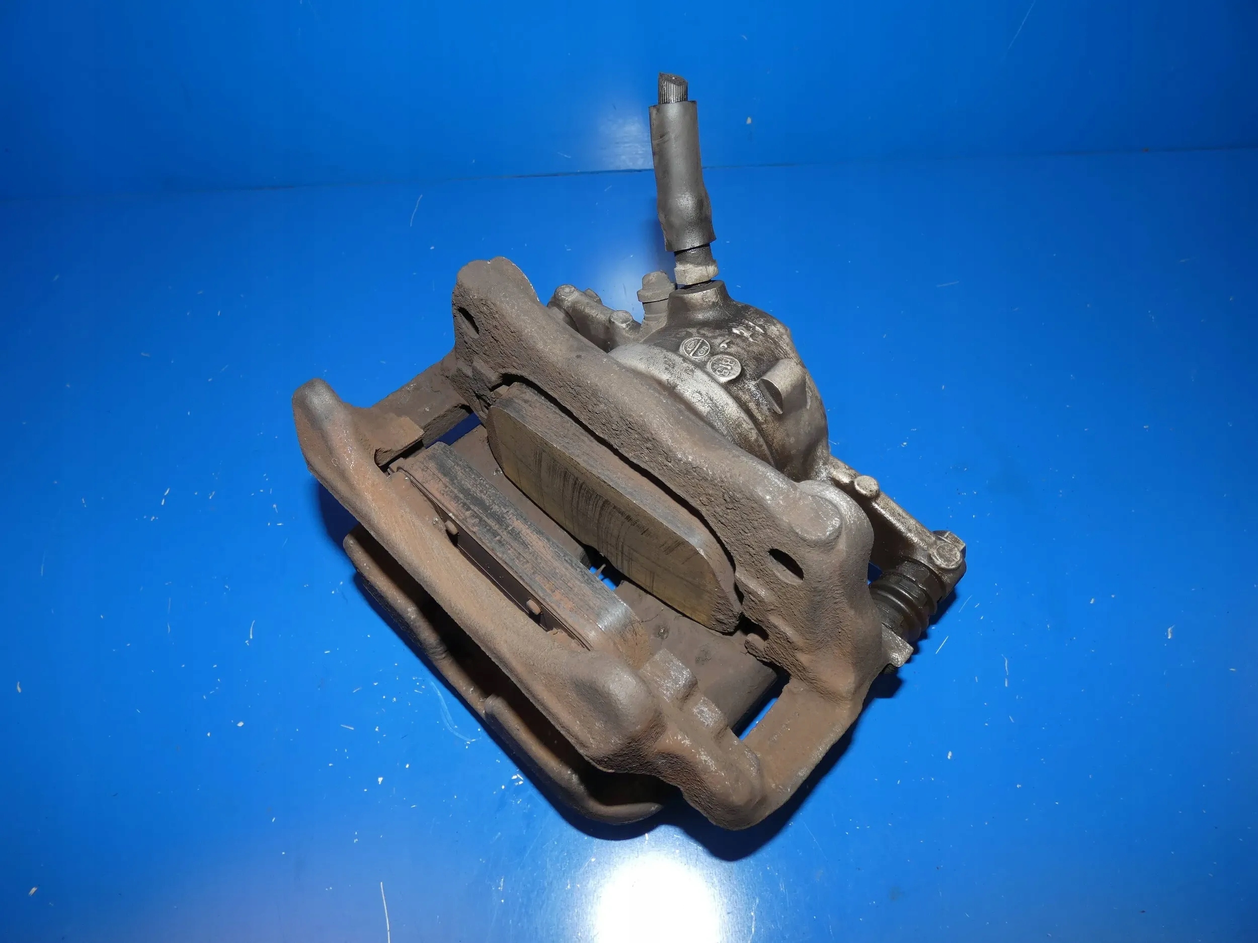 MERCEDES C KLASA W205 caliper brake right front