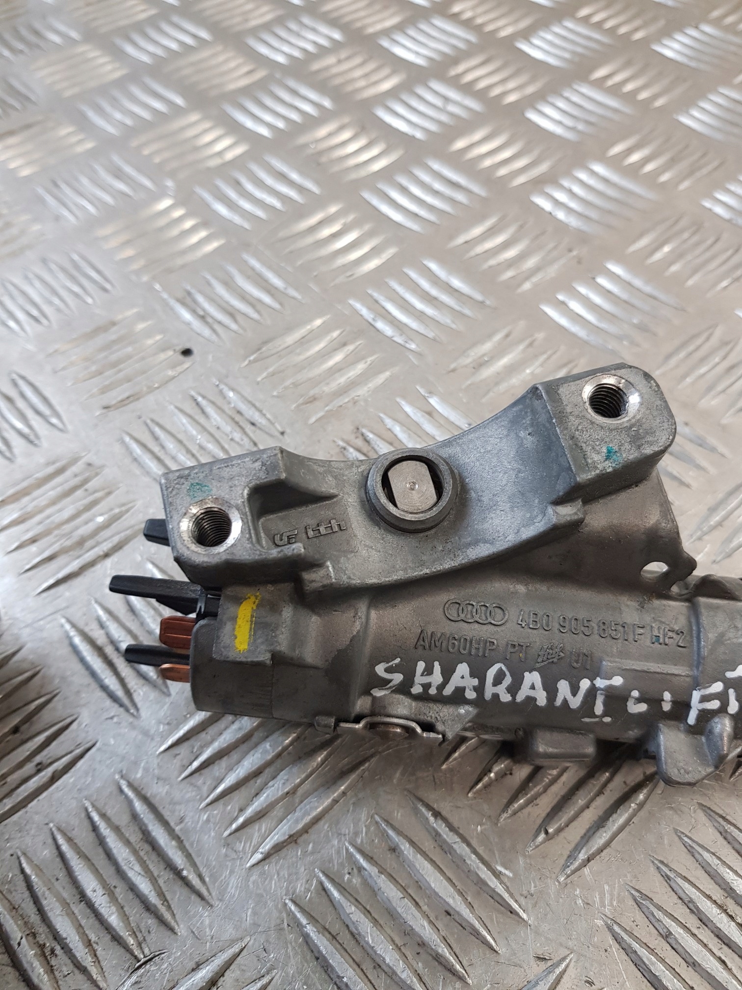 ignition key 4B0905851F VW SHARAN and LIFT 04R