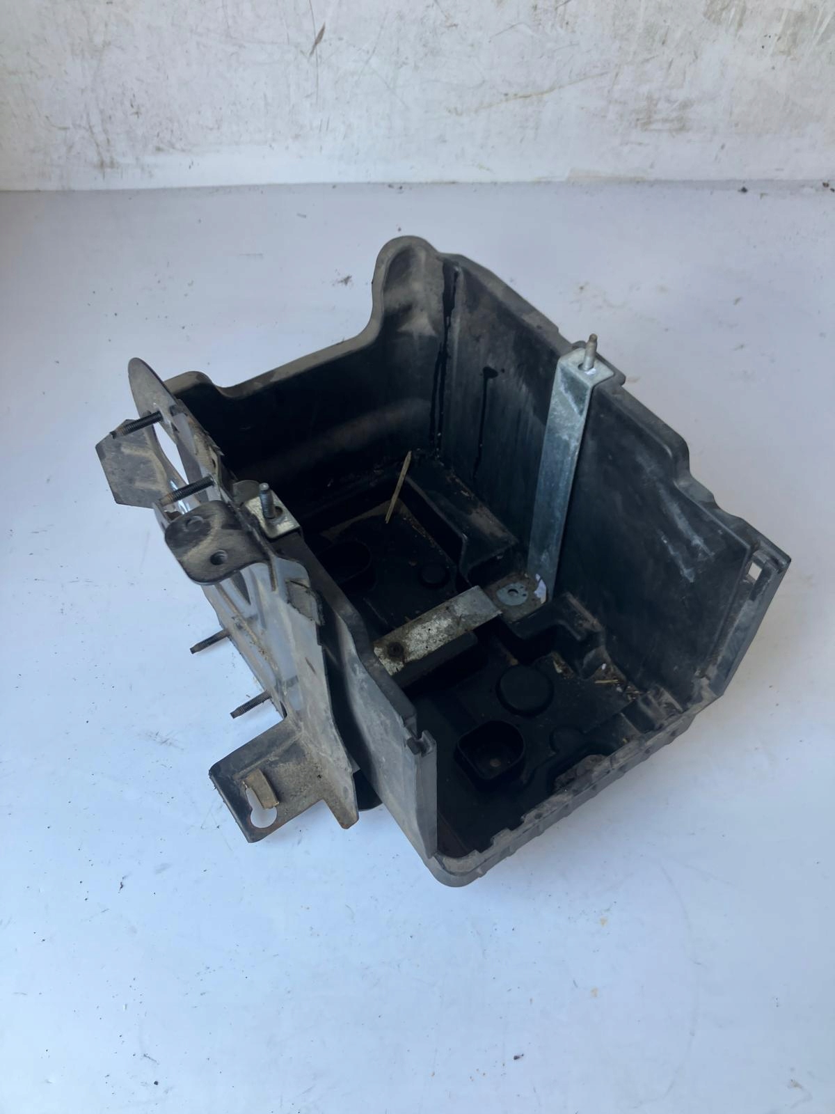 držák obal akumulátoru FORD B MAX C1BT-10723-BB
