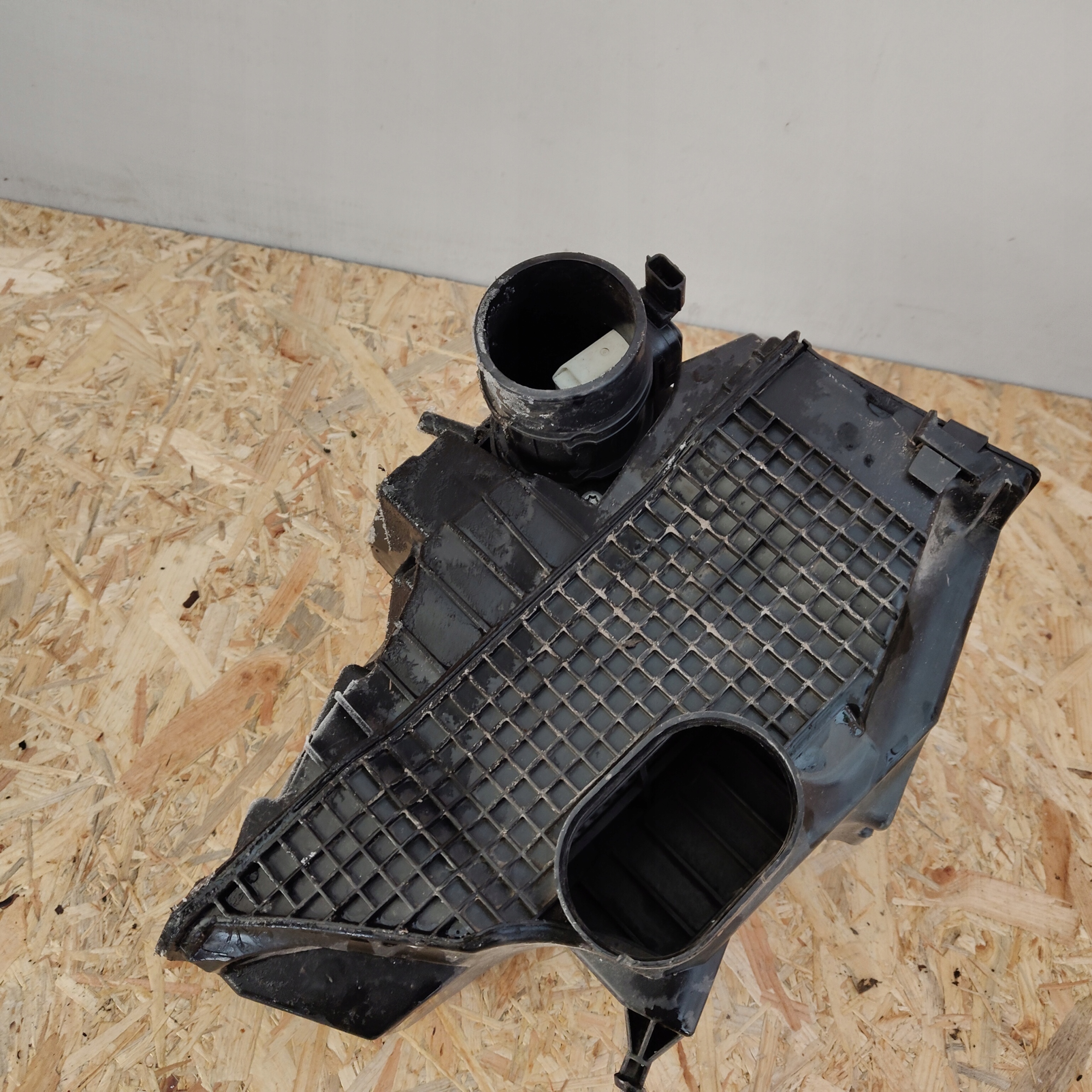 Gehäuse filter luft RENAULT CLIO IV 165001258