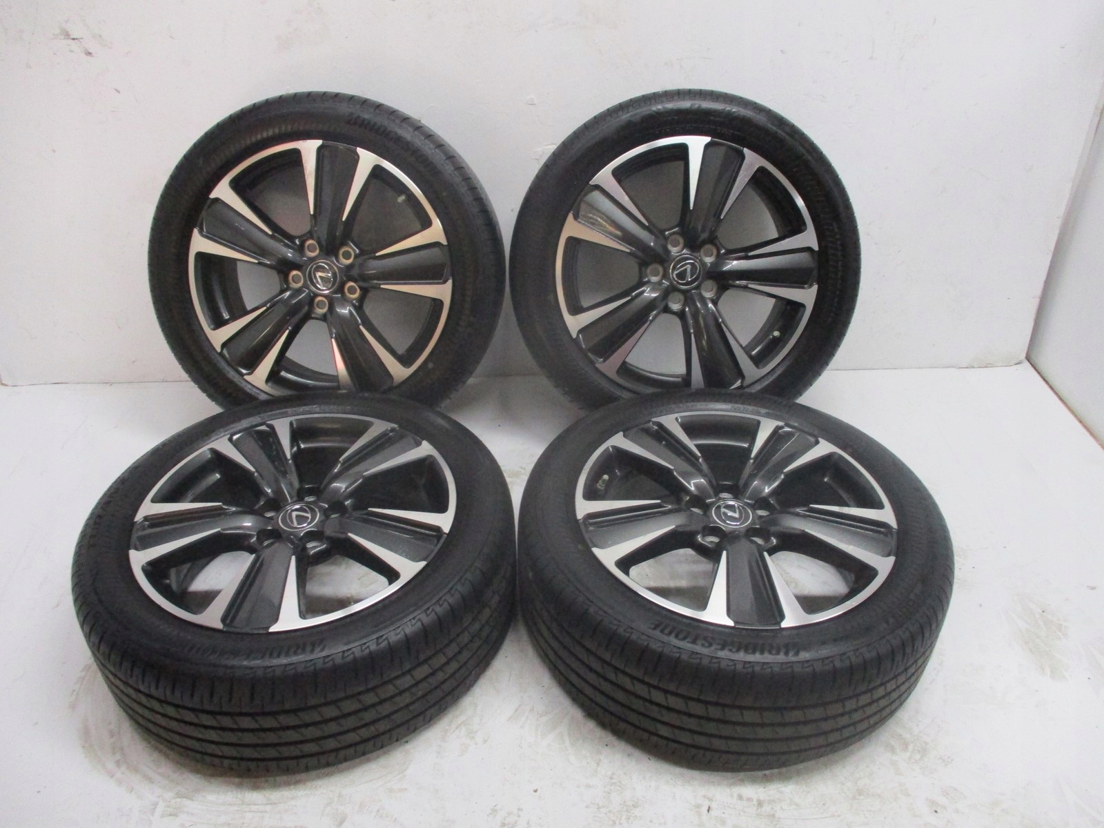 wheels discs tyres LEXUS UX BRAIDGESTONE R18 19R