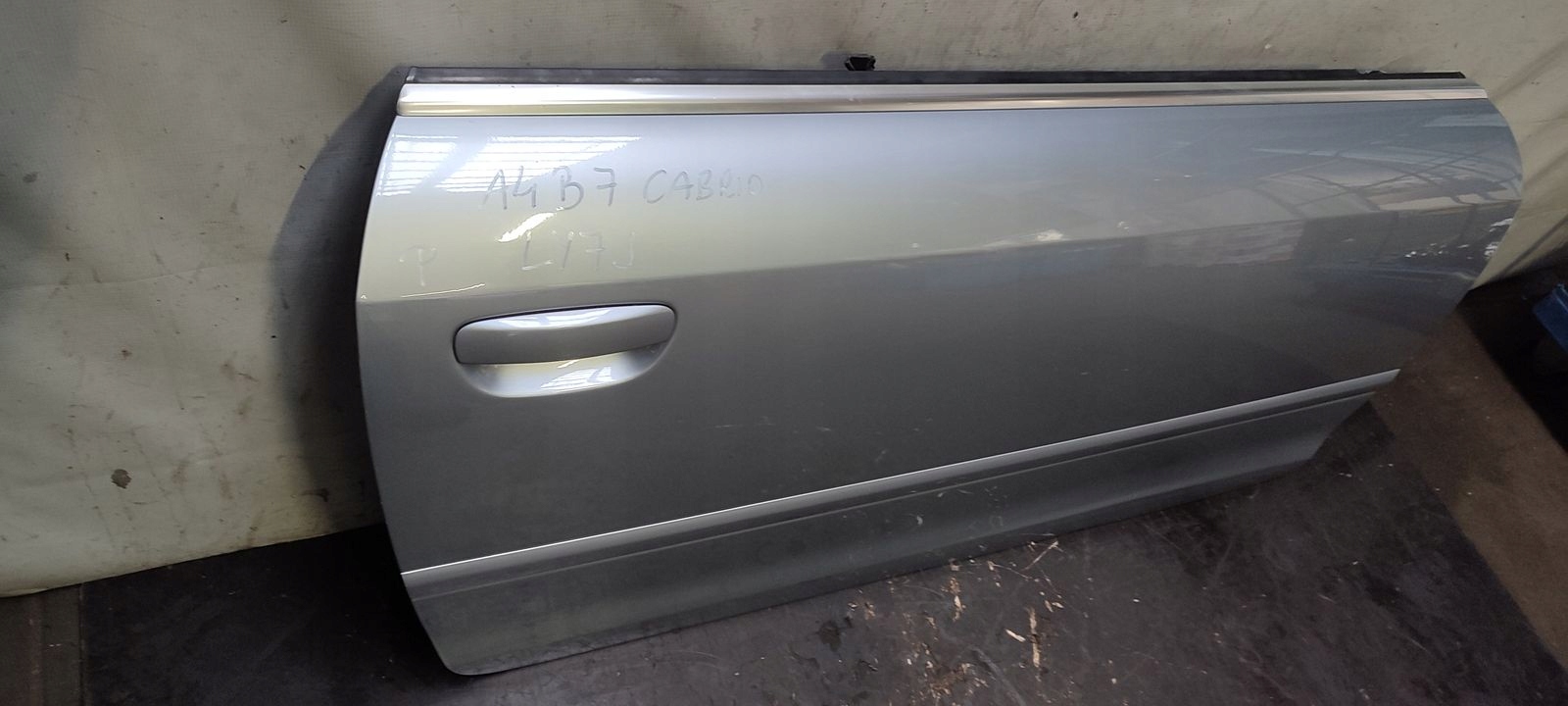 door front front right Audi A4 B7 Cabrio LY7J
