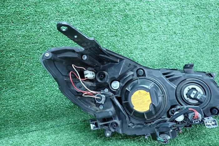 SUBARU XV XENON 11-17 reflektor left light left
