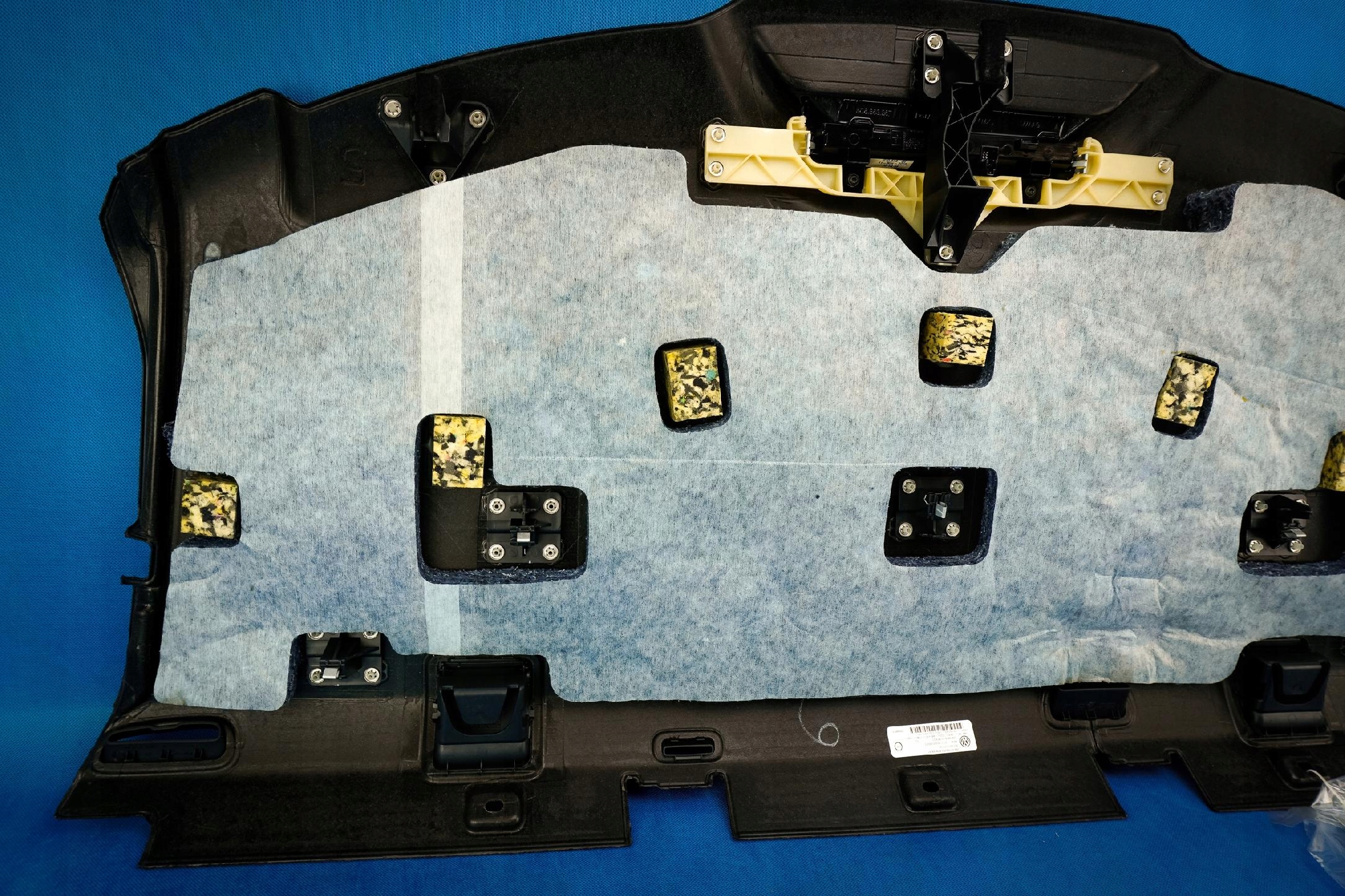 plato rear boot VW Jetta 5C6 5C6863413P EX1