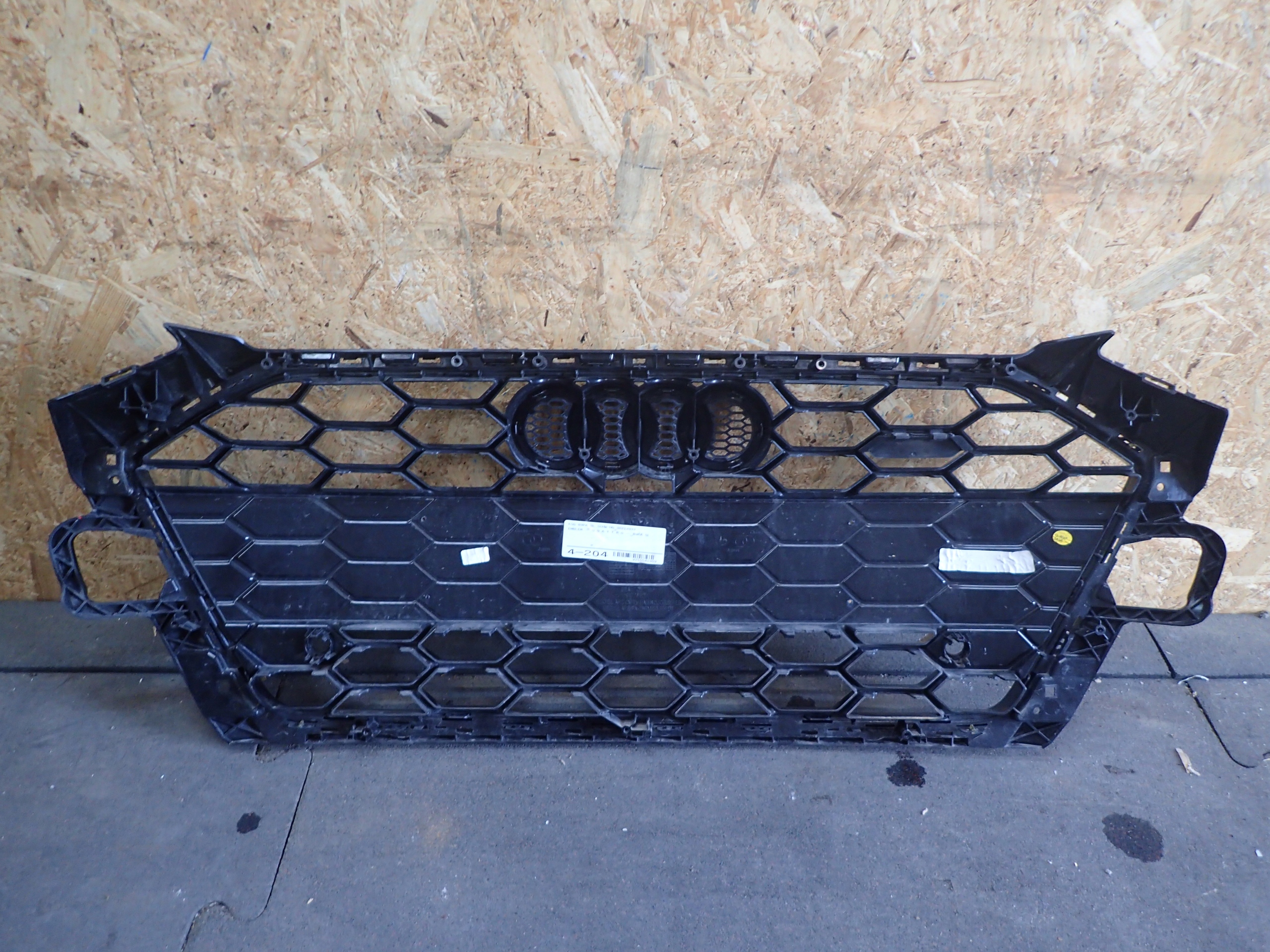 GRILLE AUDI A4 B9 S LINE LIFT 8W0853651