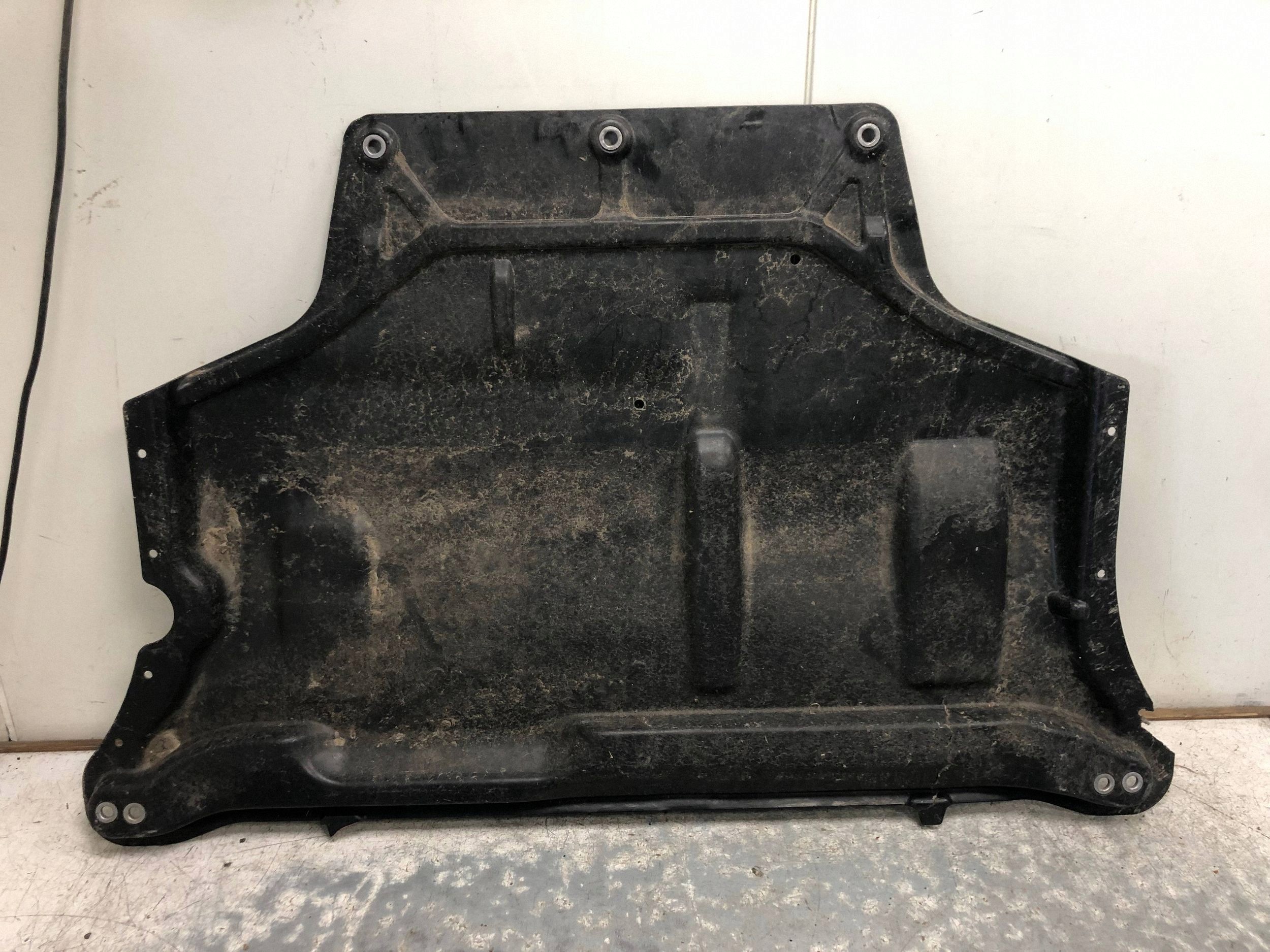 cover below engine VW SKODA AUDI 5Q0825901