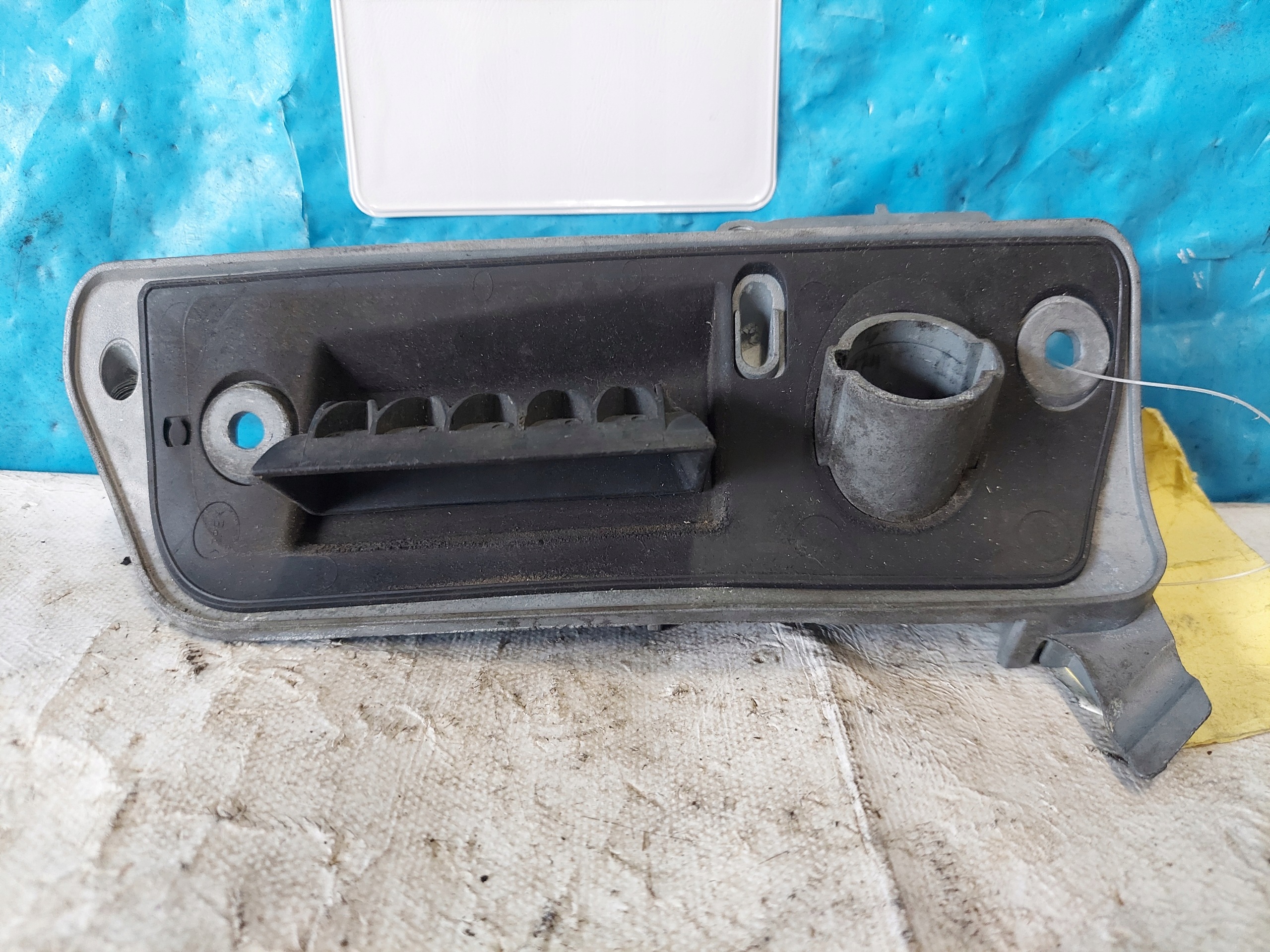 handle left rear part CADDY III 2K0827565H