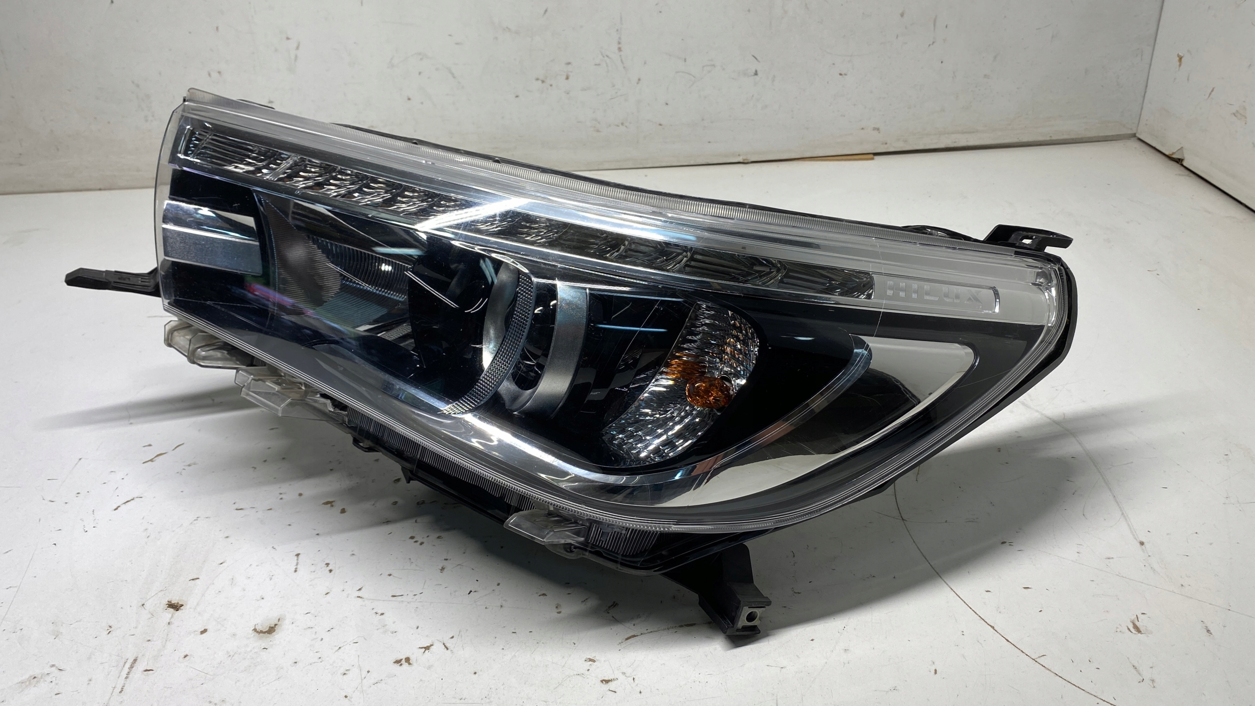 TOYOTA HILUX 8 VIII light LED front front LEAW left REFLEKTOR 15-19