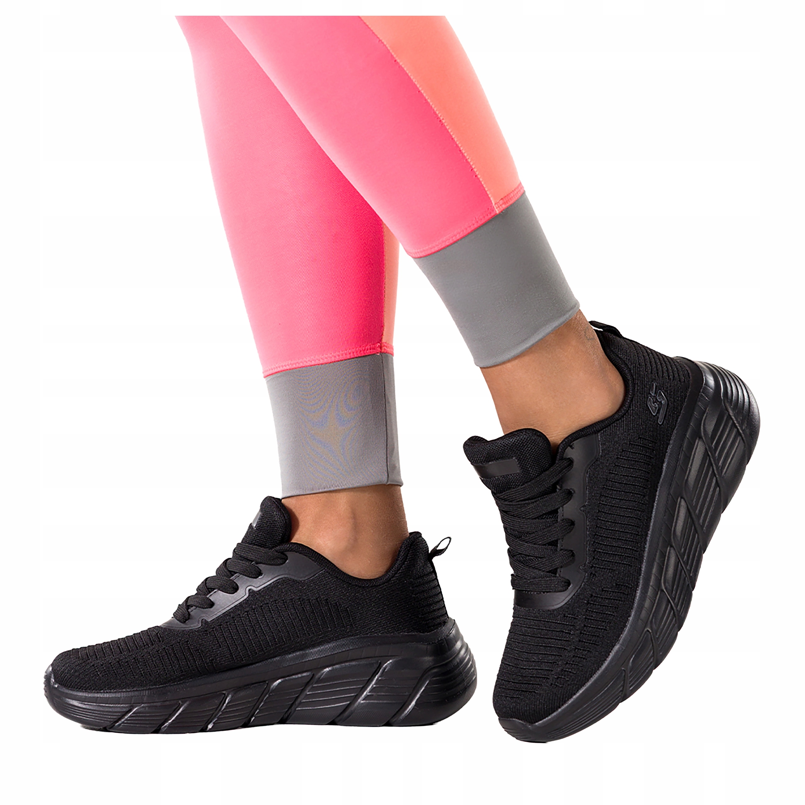 Černé dámské sportovní tenisky na platformě se šněrováním pro fitness, velikost 37