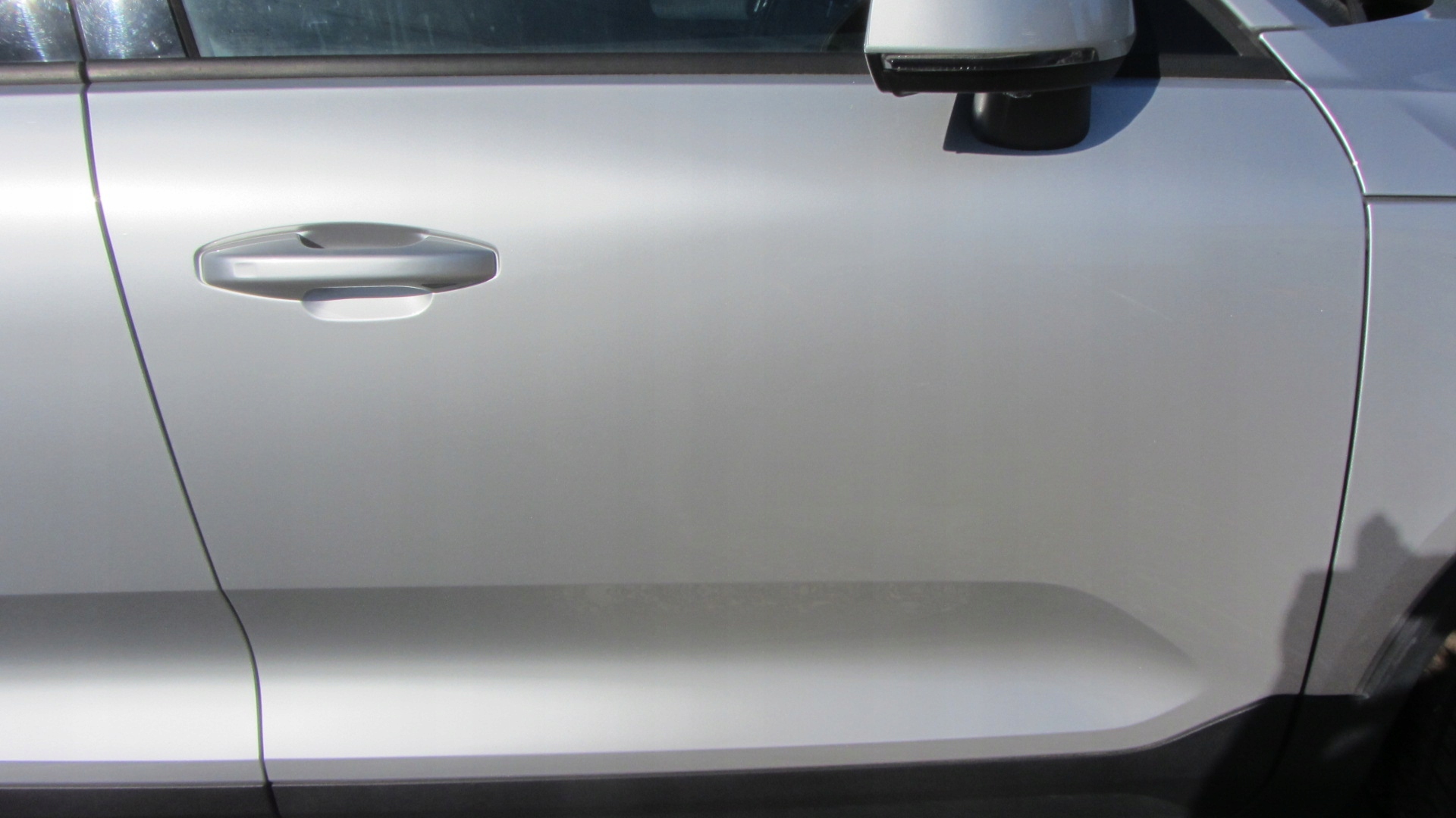 VOLVO XC40 XC 40 right front complete door right front colour 711-16