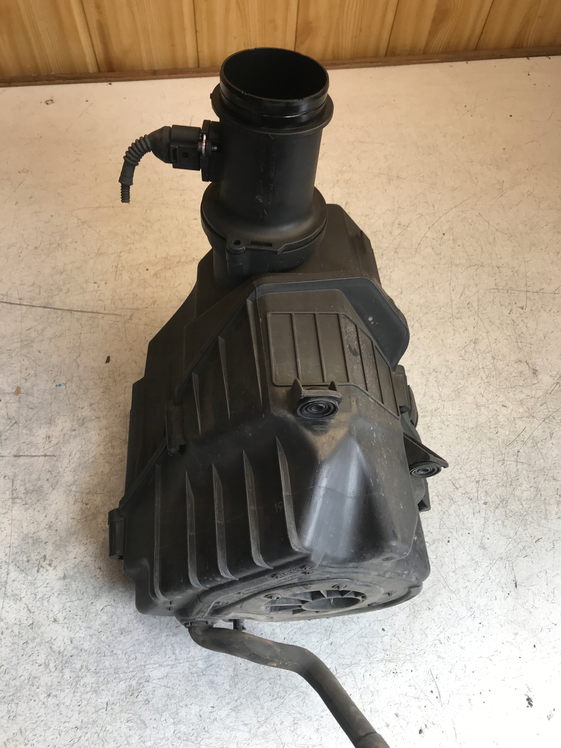 air filter housing AUDI A8 D3 3.0 TDI