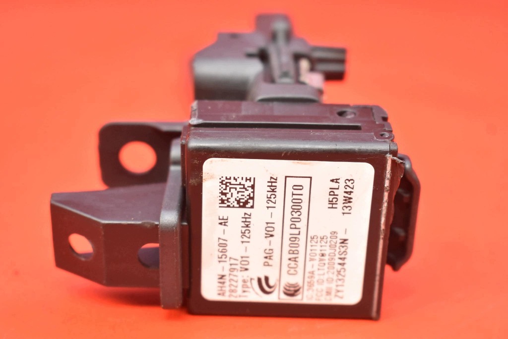 ignition key button AH4N-15607-AE 31394114 VOLVO V40 II 1.6 D2 115 KM