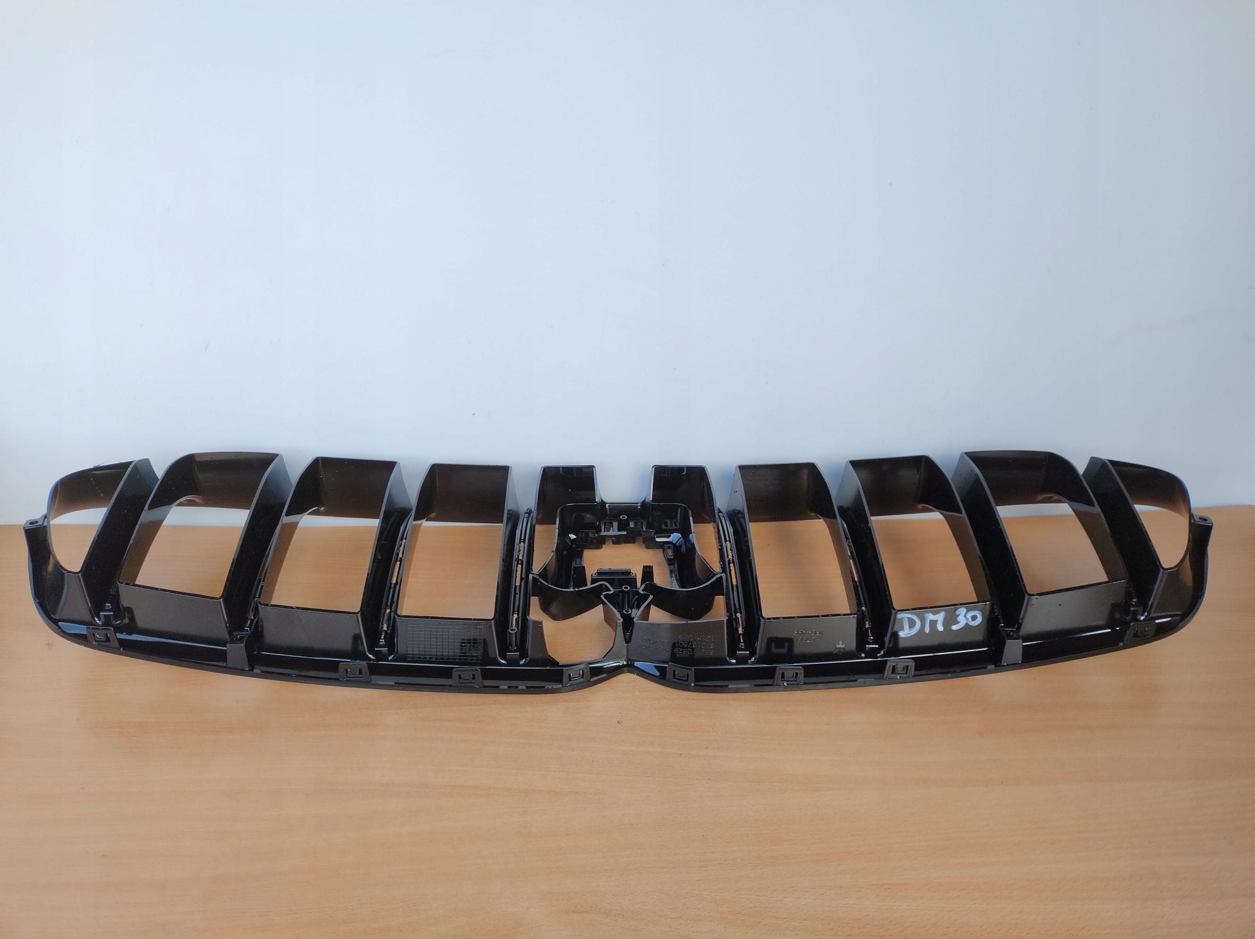 MASERATI GRECALE GRILLE NEUF ORIGINAL 670170829 DM30