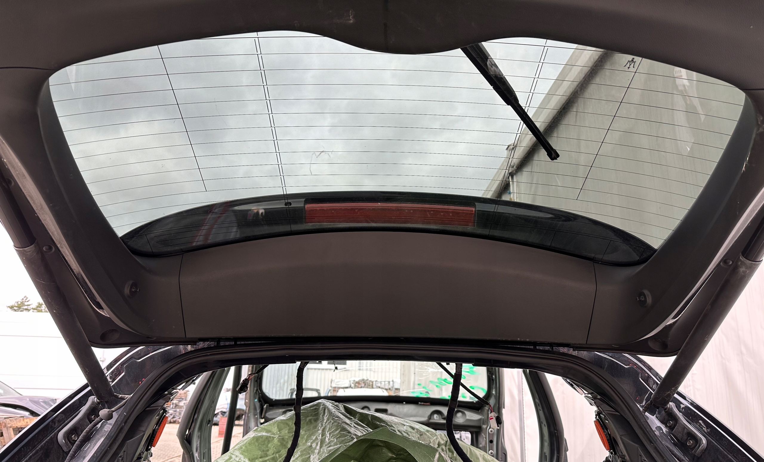 MASERATI LEVANTE TRUNK DOOR BOOT KAMERA LIGHTS REAR PART