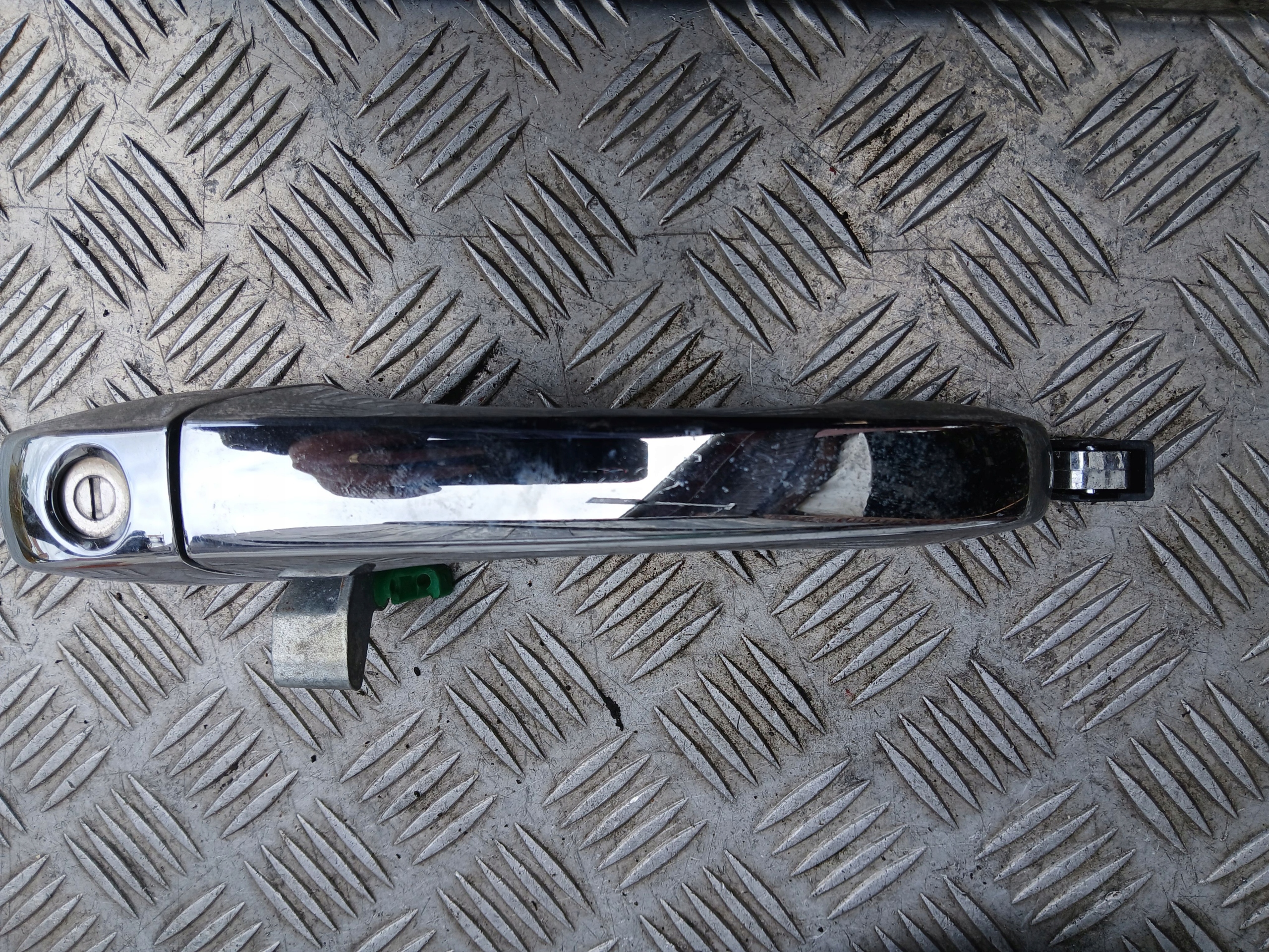 CHRYSLER 300C handle exterior left front lock cylinder