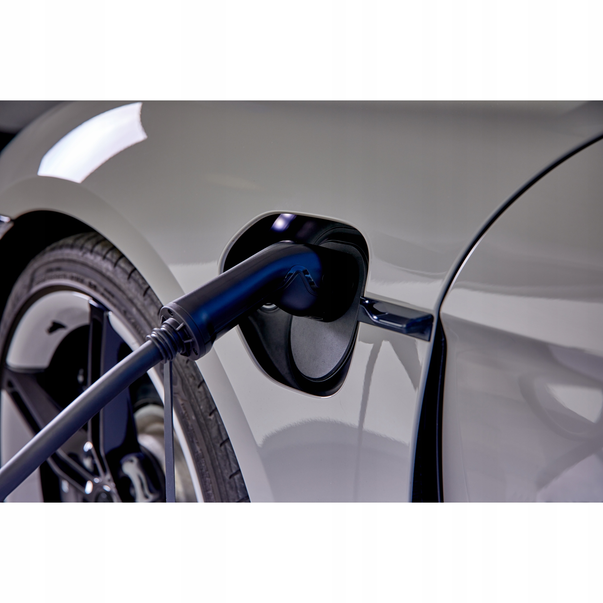 Stacja Ładowarka Wallbox AEG 11kW Type 2 do Aut Elektrycznych Kod producenta 11201AEG