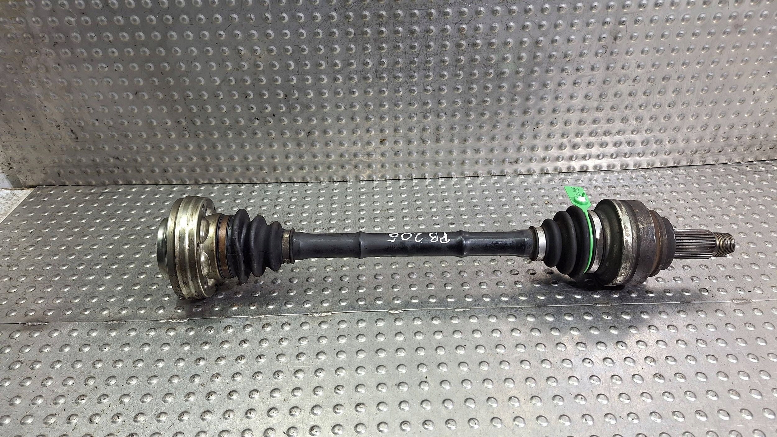 semi-axis left rear part 7533453 BMW E87 LCI E91 E90 E92 E93 330D N57