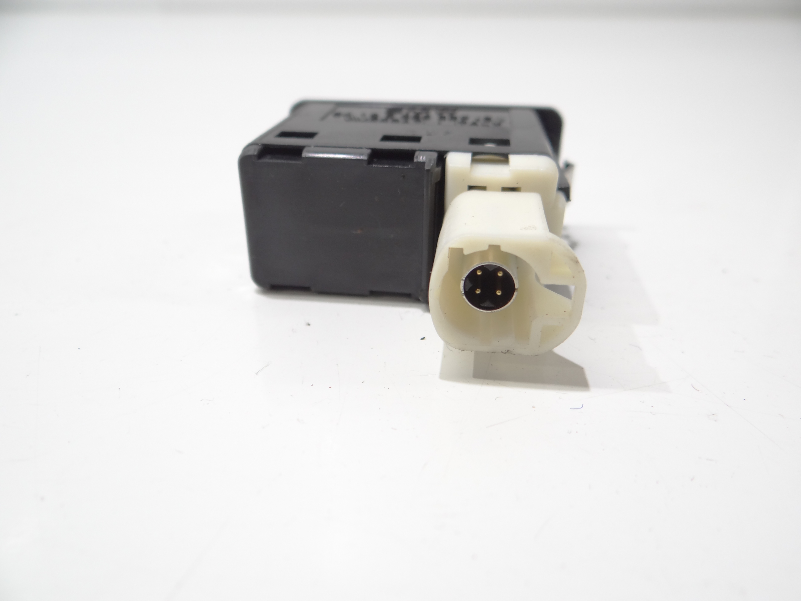 adapter USB BMW X1 F48 6820397