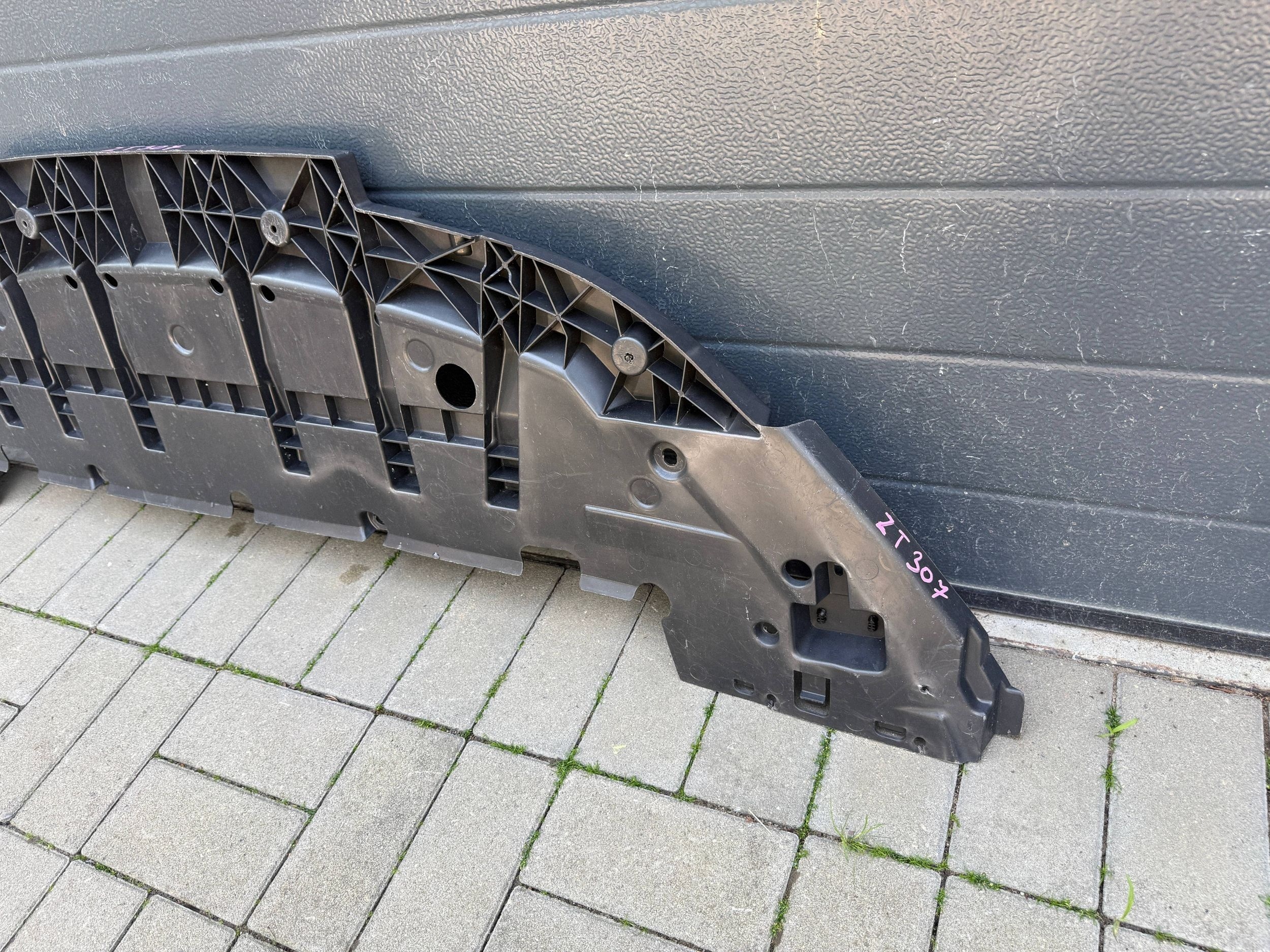 Renault Zoe Lift 19- cover below bumper front front 622353764R