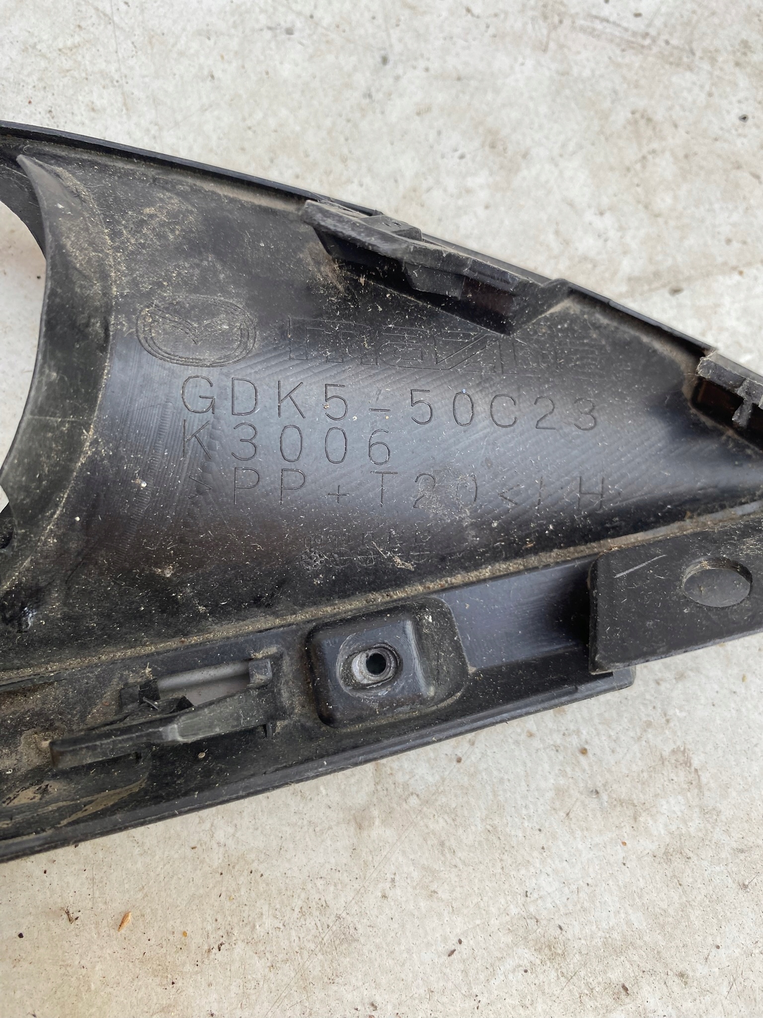 MAZDA 6 GH LIFT 10- grid of a bumper left front