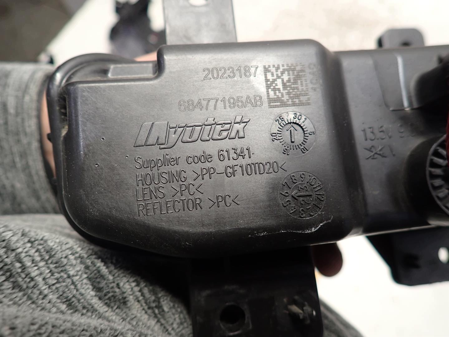 nebelscheinwerfer links CHRYSLER PACIFICA 2021- 68477195AB