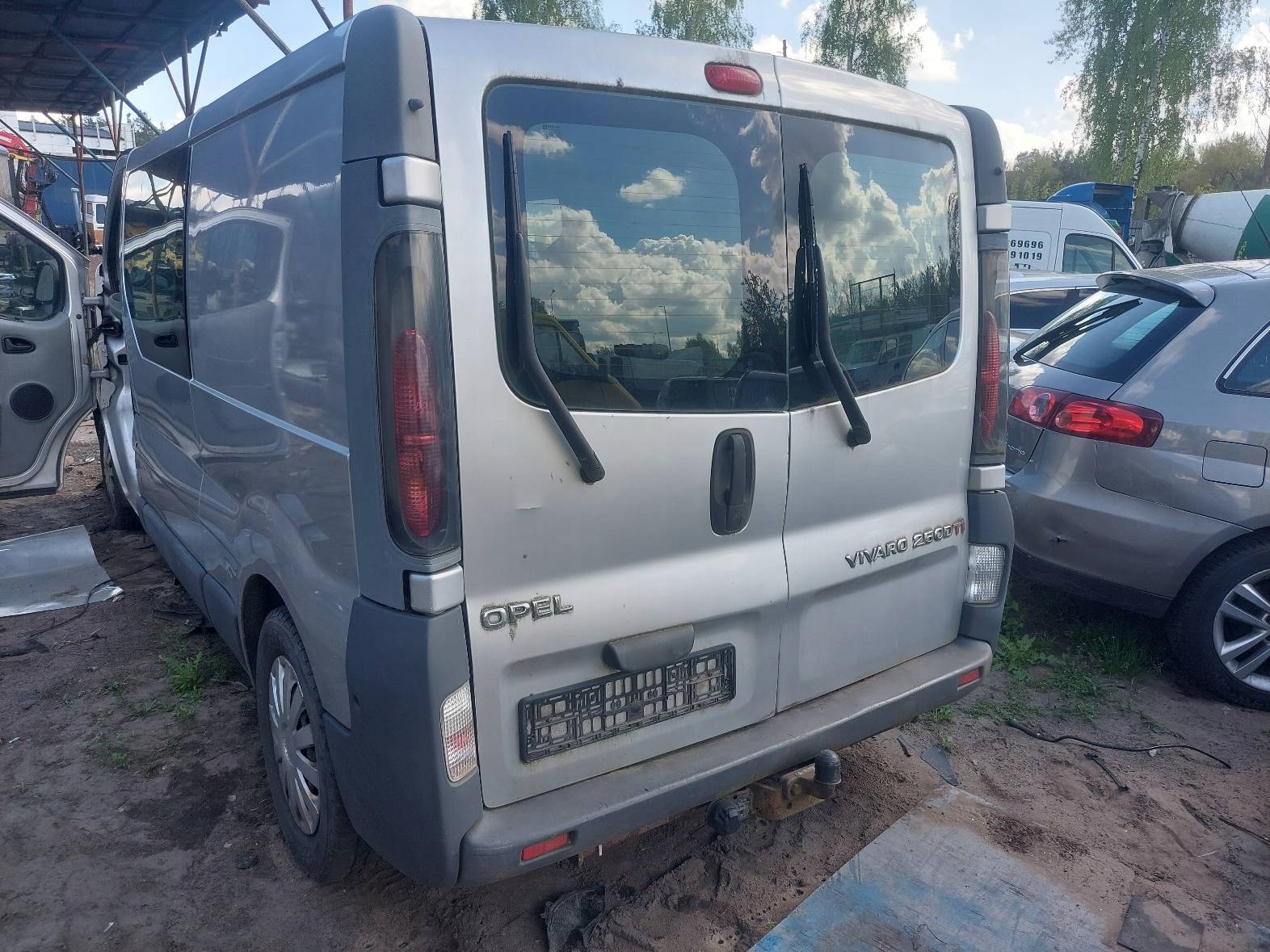 komplet heck OPEL VIVARO A L147