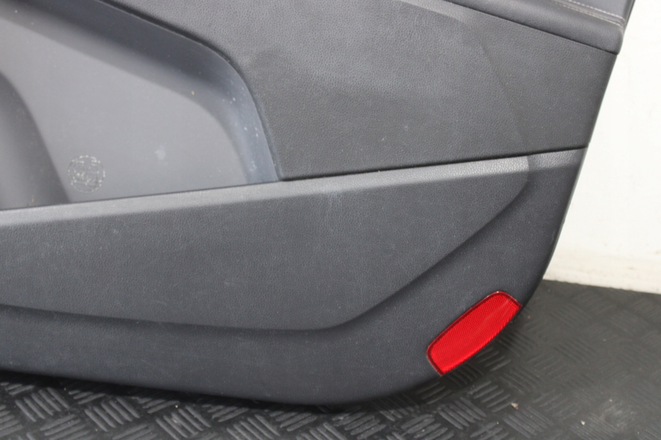upholstery side door right front KIA SPORTAGE III 3
