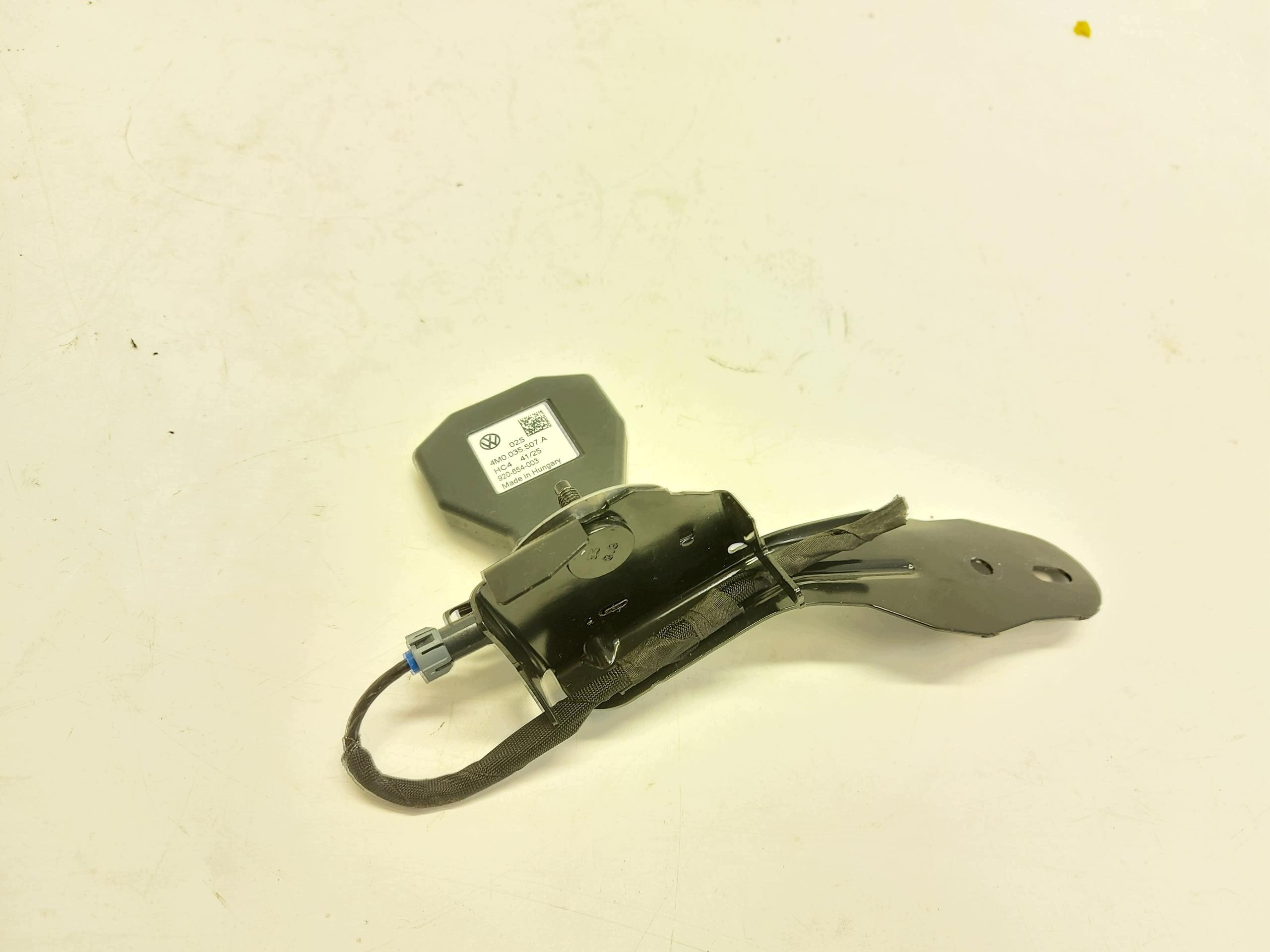 AUDI A5 8B3 B10 AVANT amplifier aerial GPS 4M0035507A