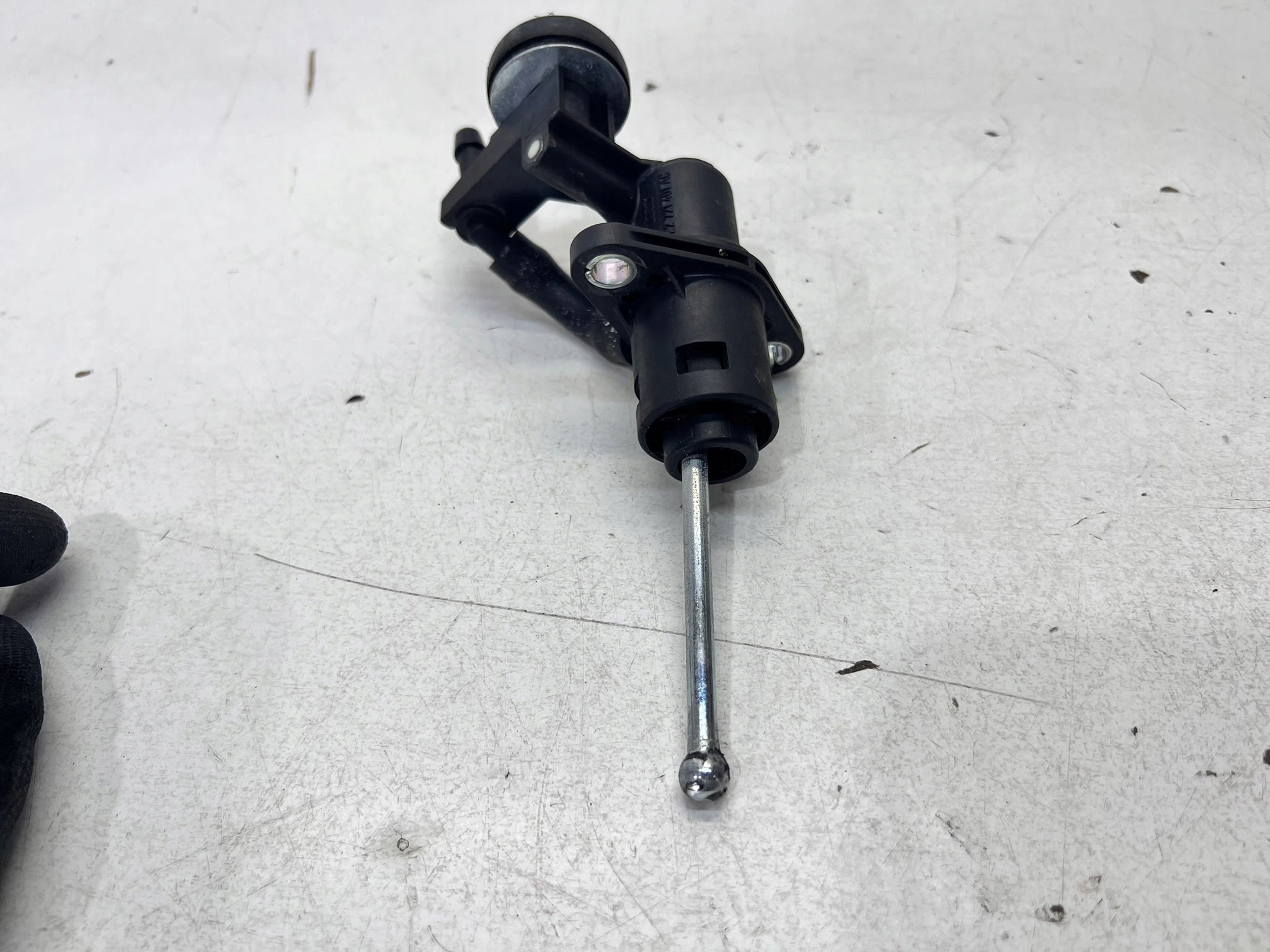 pumpa Pumpa spojky AUDI A4 B6 B7 8E2721401AC