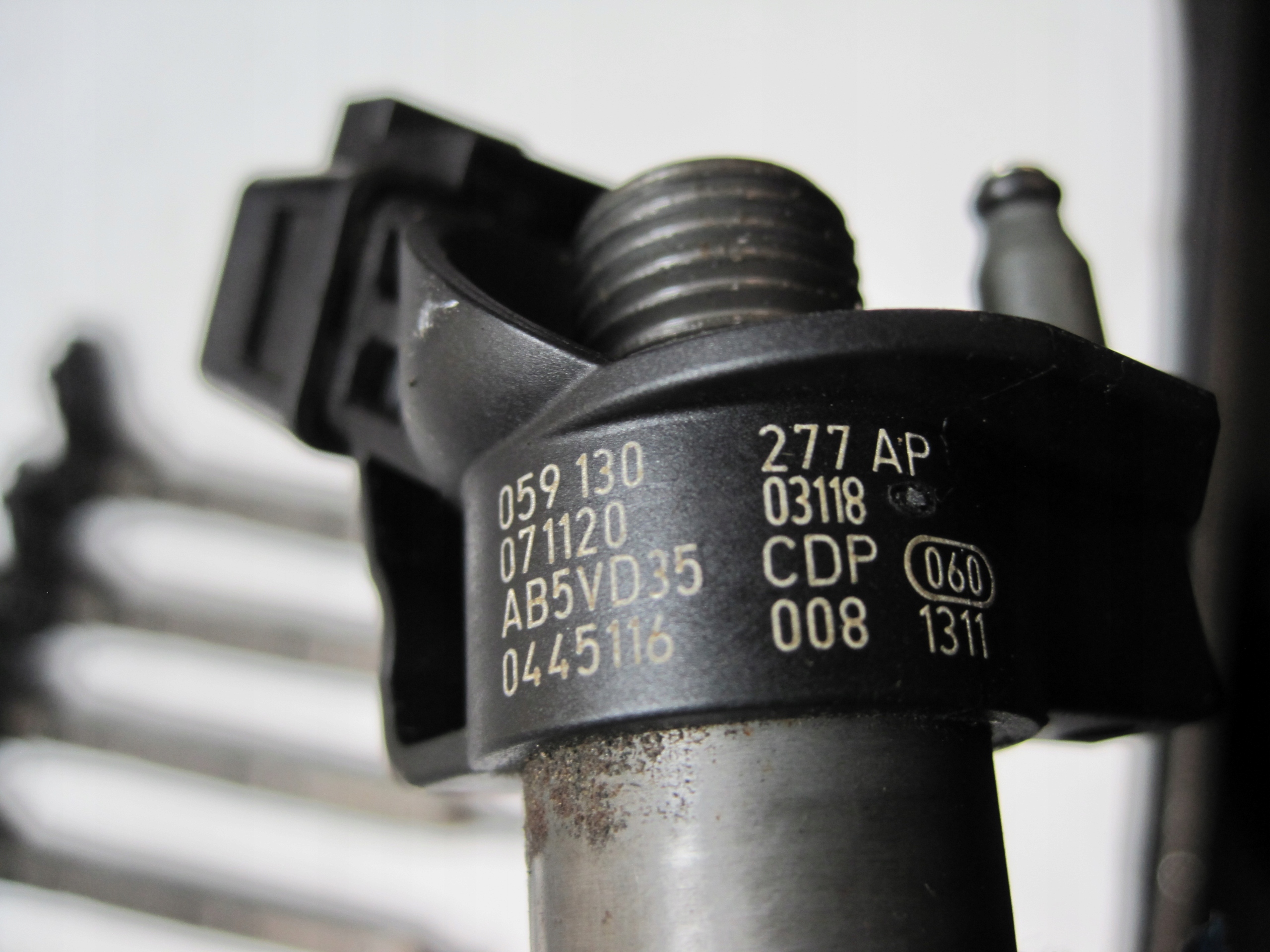 nozzles nozzle injector AUDI A5 8T0 2,7D 059130277AP
