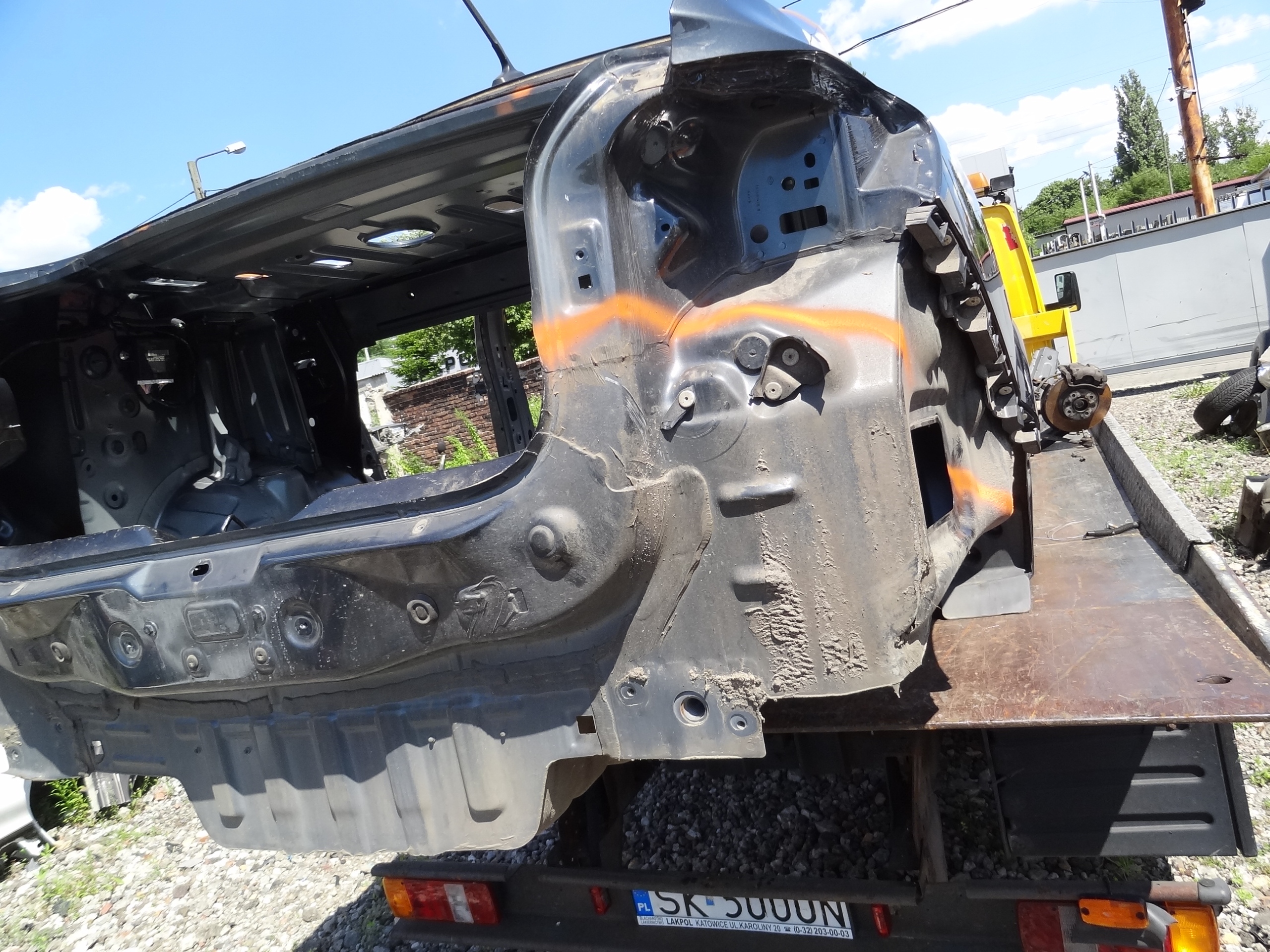 DACIA LOGAN III 2021 SEDAN PAS TYLNY Z PODLOGA Typ samochodu 4x4/SUV Samochody osobowe