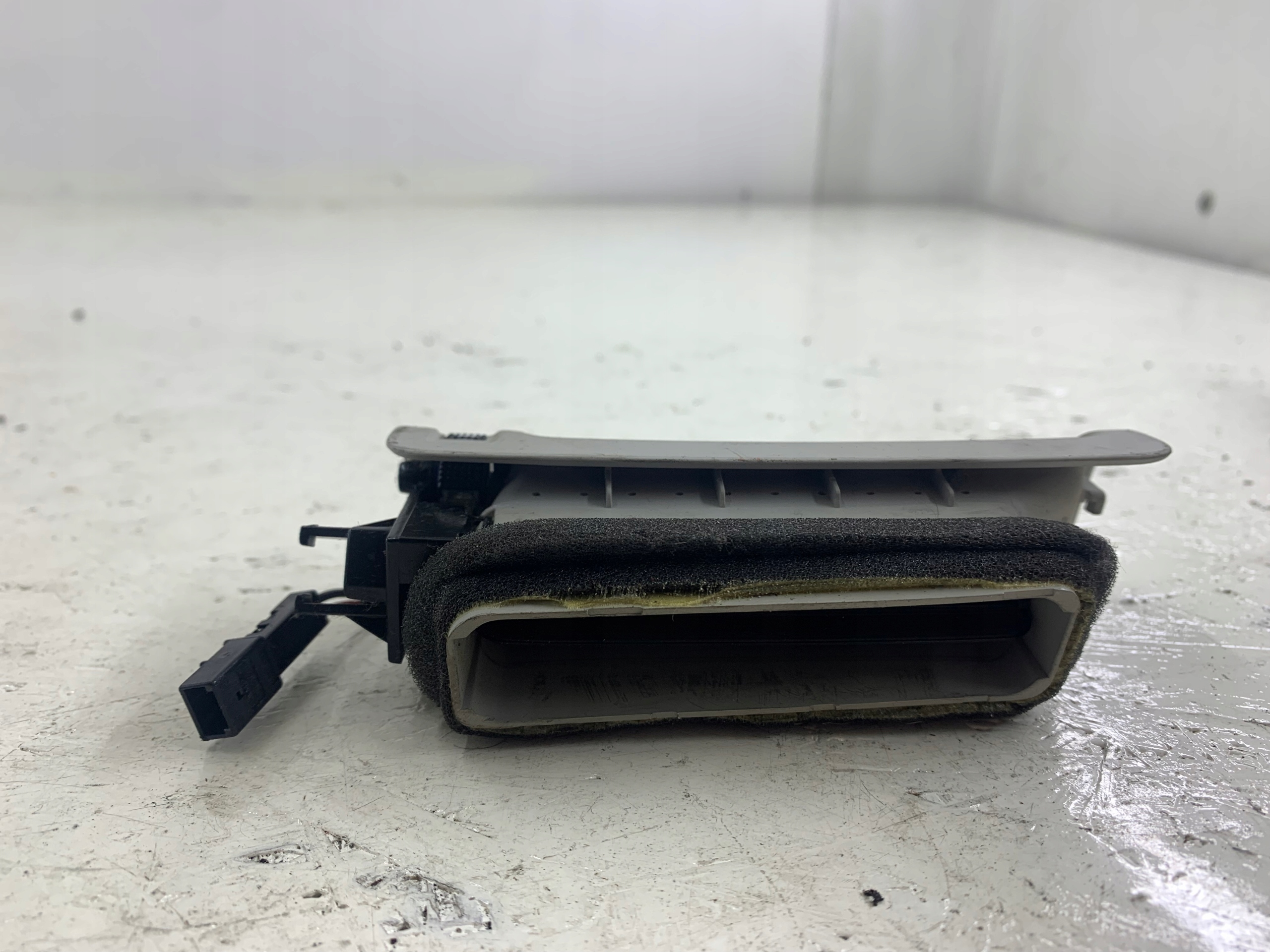 AUDI A6 C6 grid air conditioning devices pillar B left