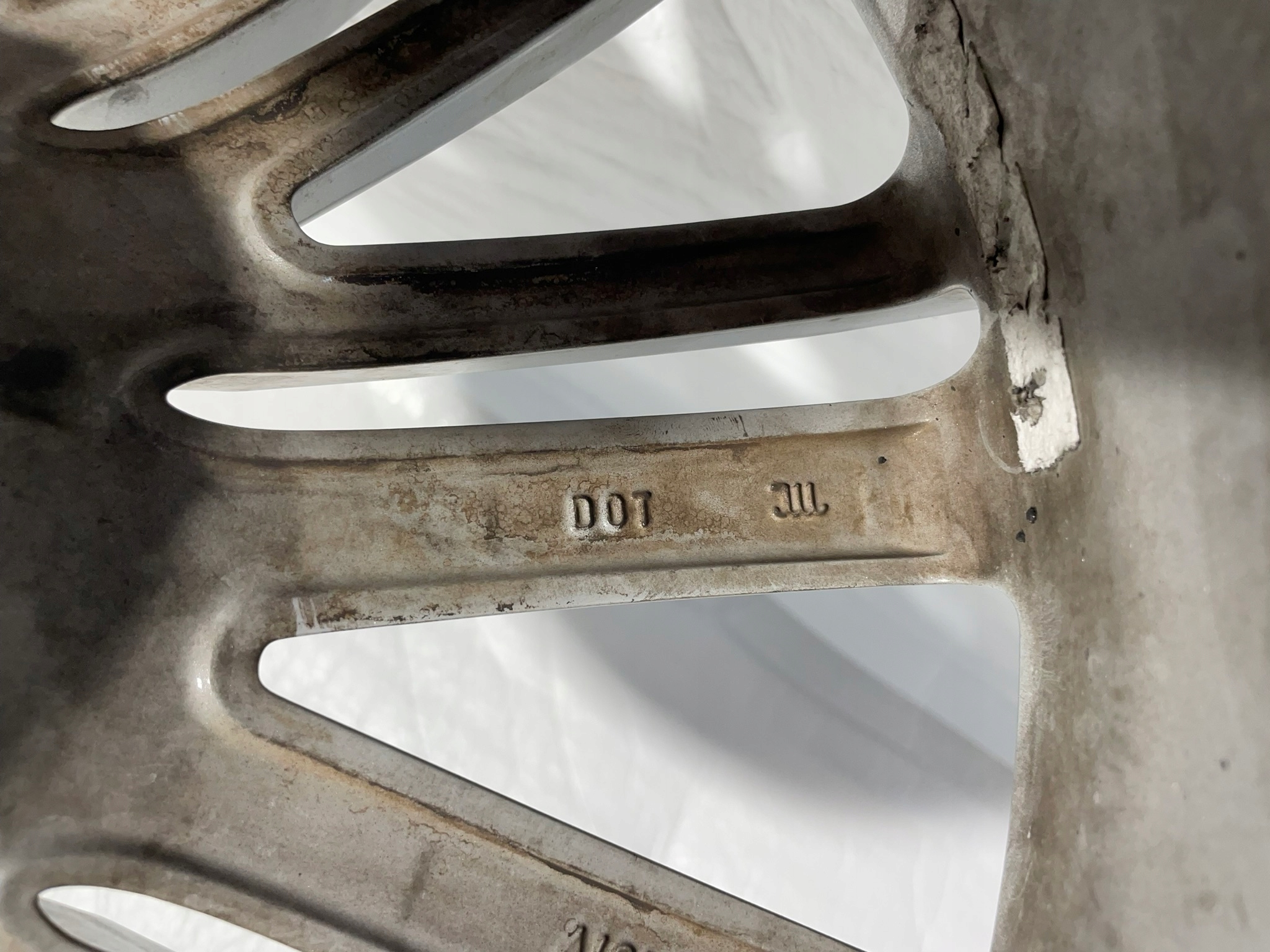 AUDI A4 B9 A5 8W disk hliníkový 8W0601025BE 8.5x19 ET40