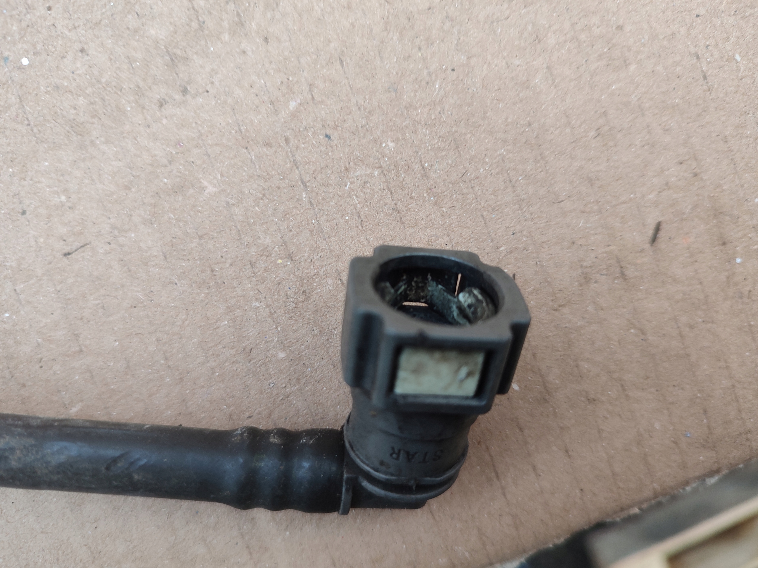 fuel hoses pump peugeot 5008