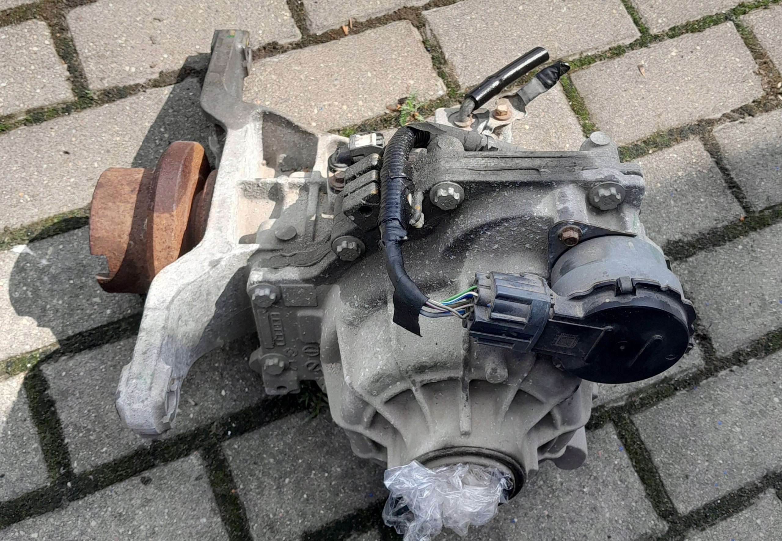 MOST DYFER FORD KUGA K2GW4000AE K2GW-4000-BE K2GW-4000-AH K2GW-4000-BG