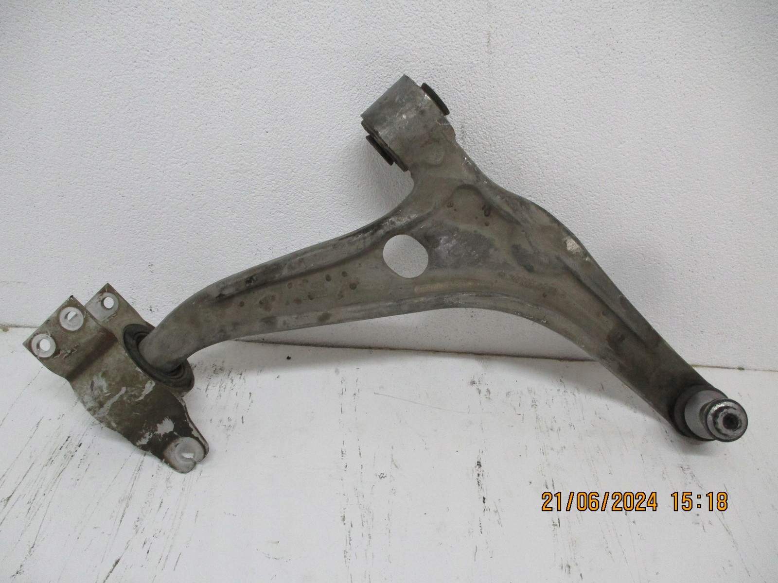 Querlenker links MERCEDES GLA A2473330300