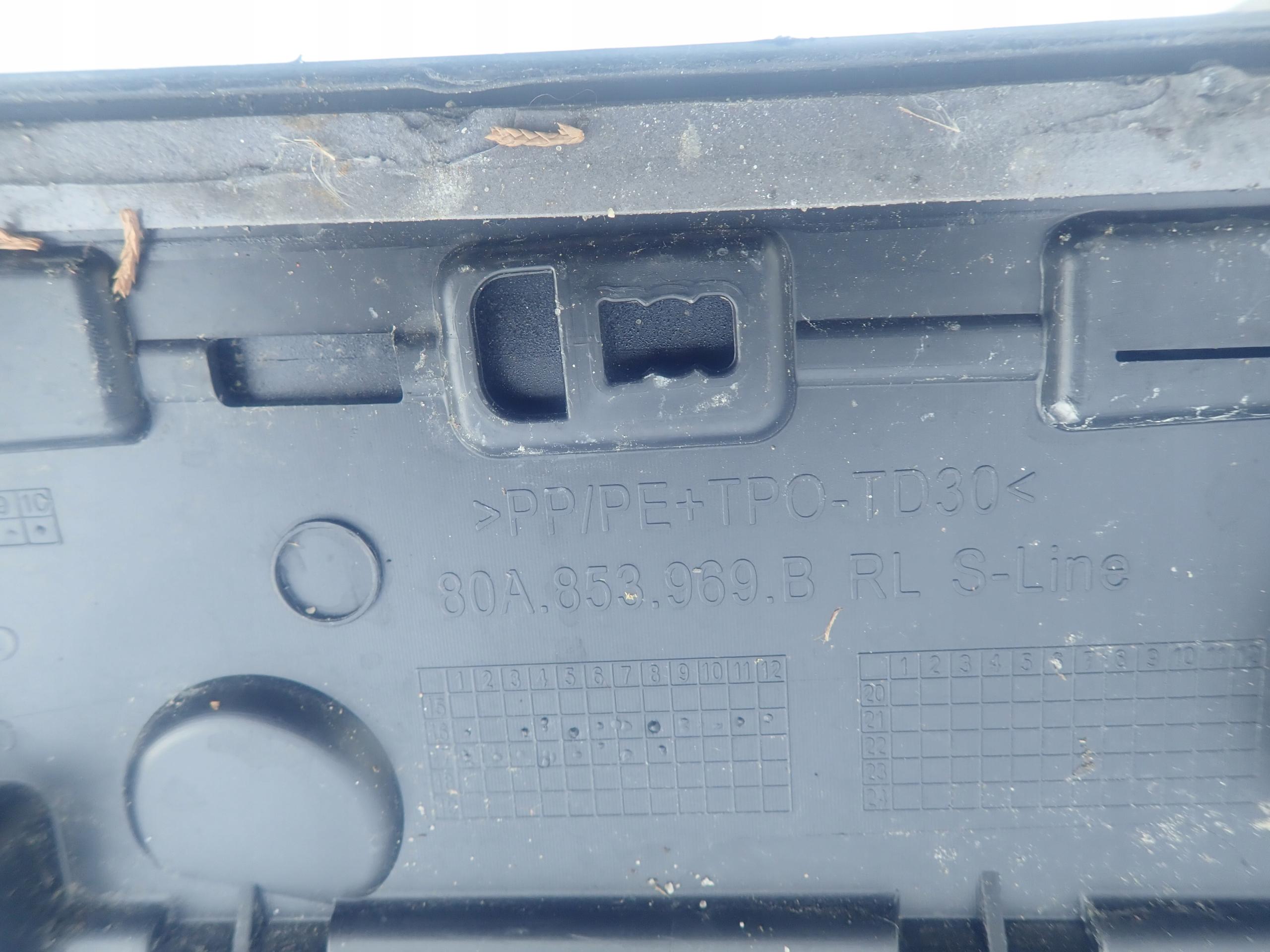 AUDI Q5 8R 08-16 S-LINE moulding door left rear part