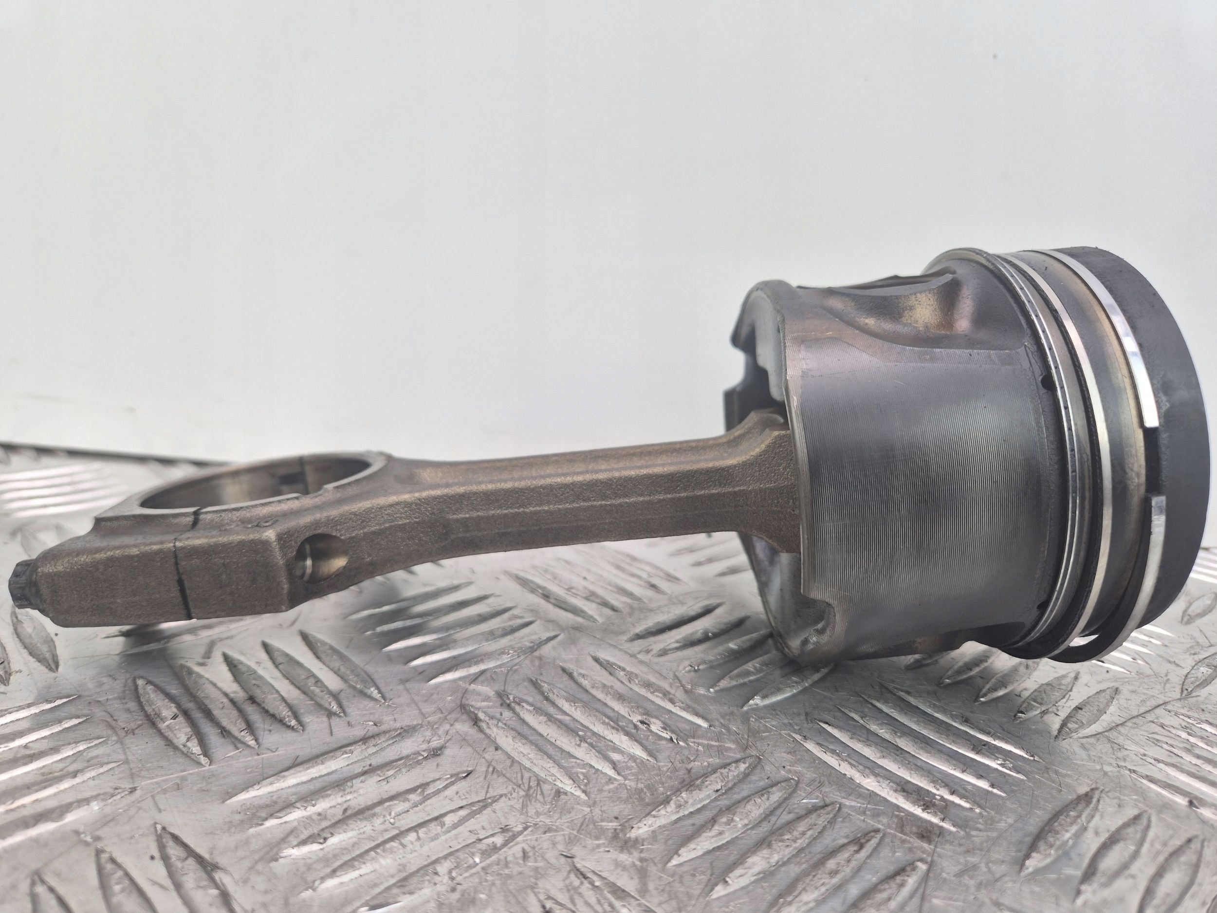 Piston avec bielle BMW X6 E71 E72 xDrive 30d 84L104 M57D30(306D3)