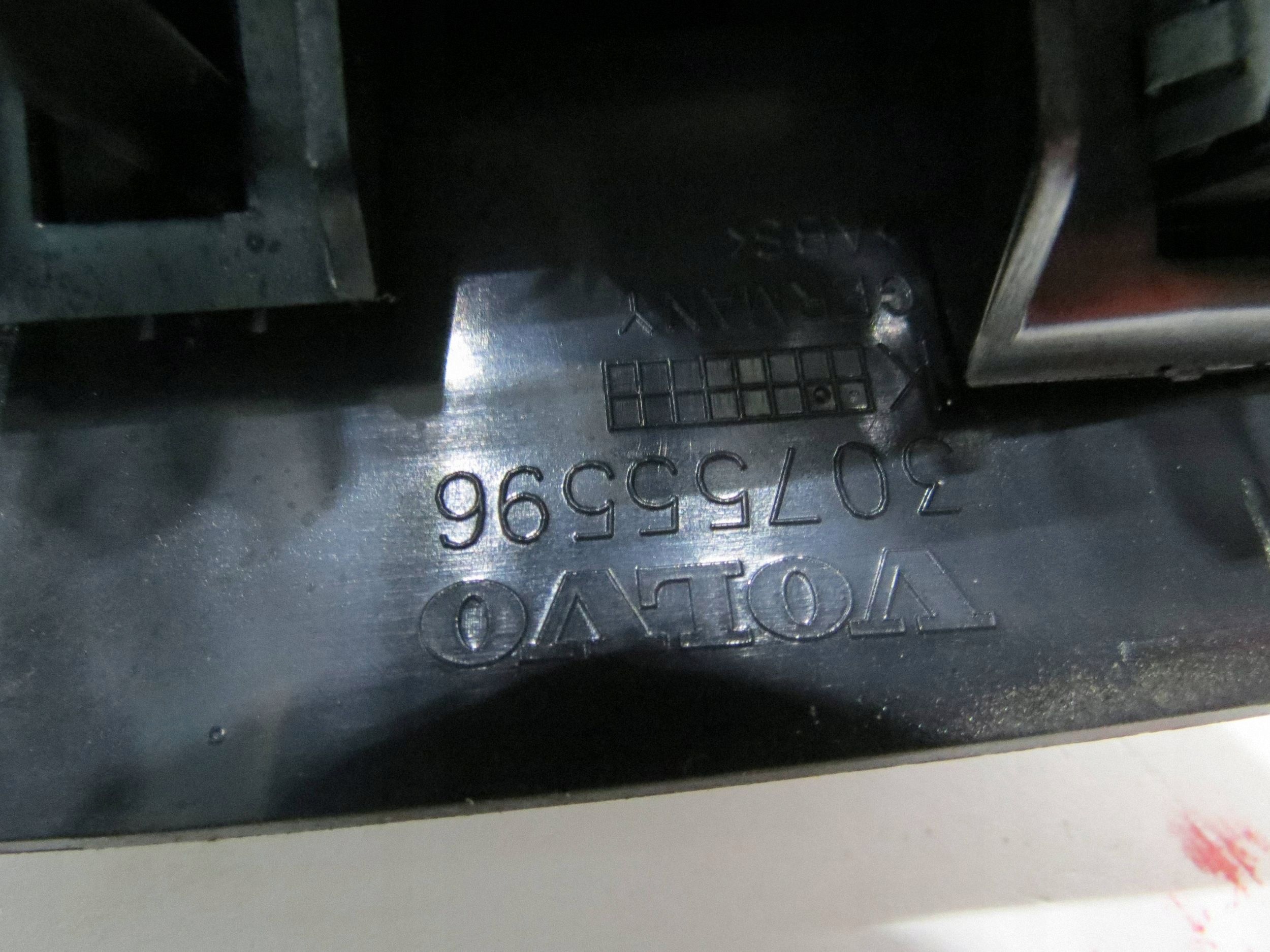 armrest TUNEL passenger compartment central VOLVO V60 and S60 II 30755596
