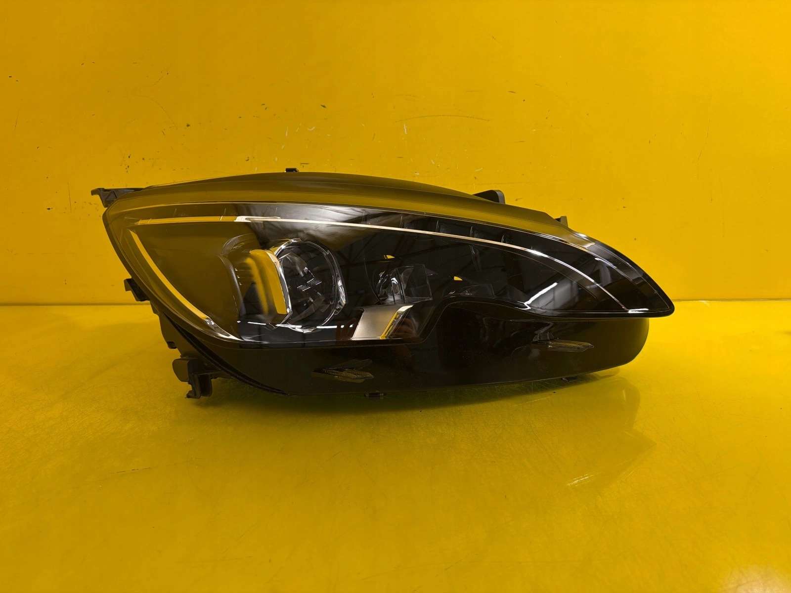 light right Peugeot 308 T9 Full Led 9677832380-01