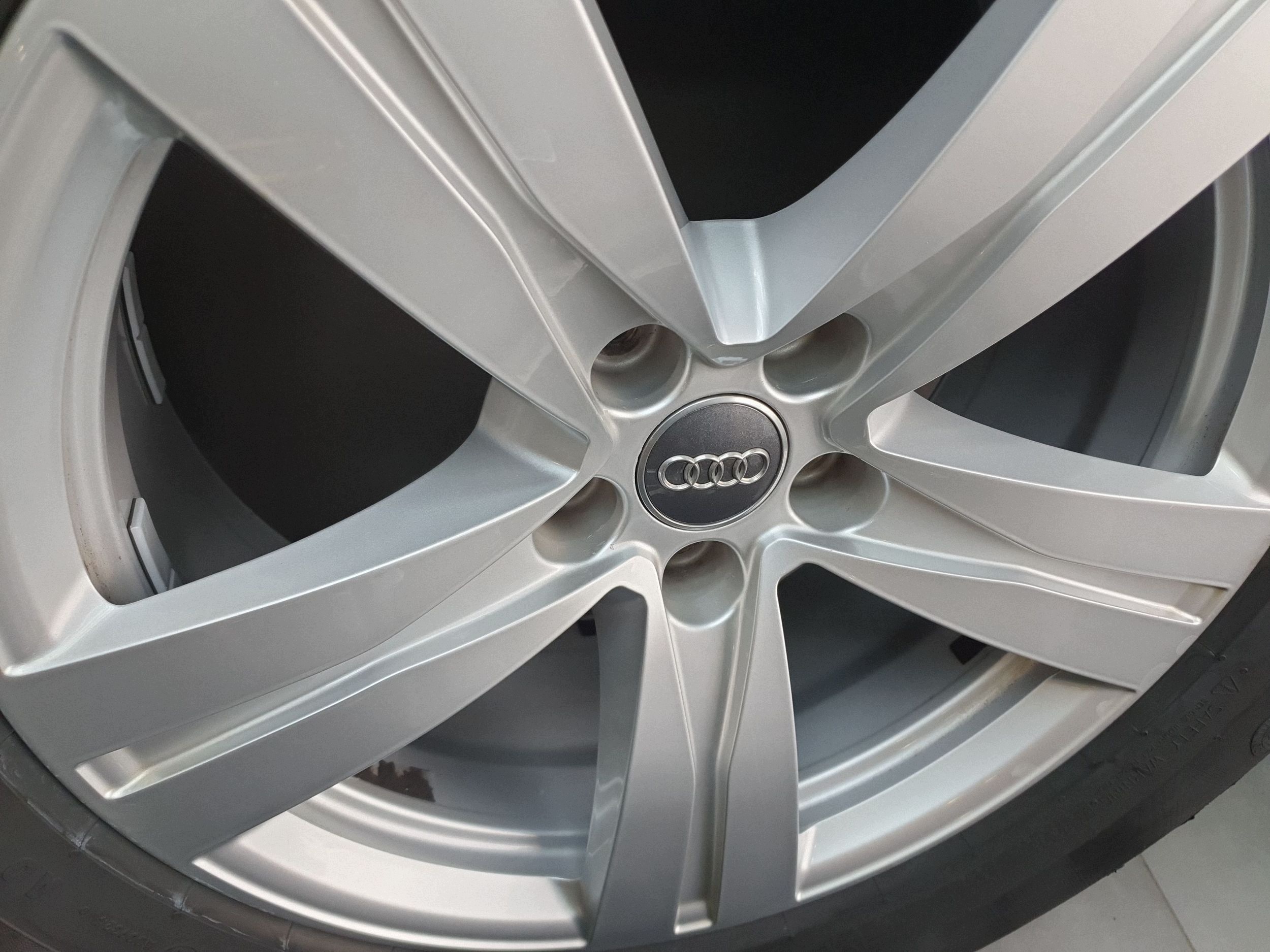 Audi Q7 4M disc wheels winter 18 255/60 continental et25 4M0601025A