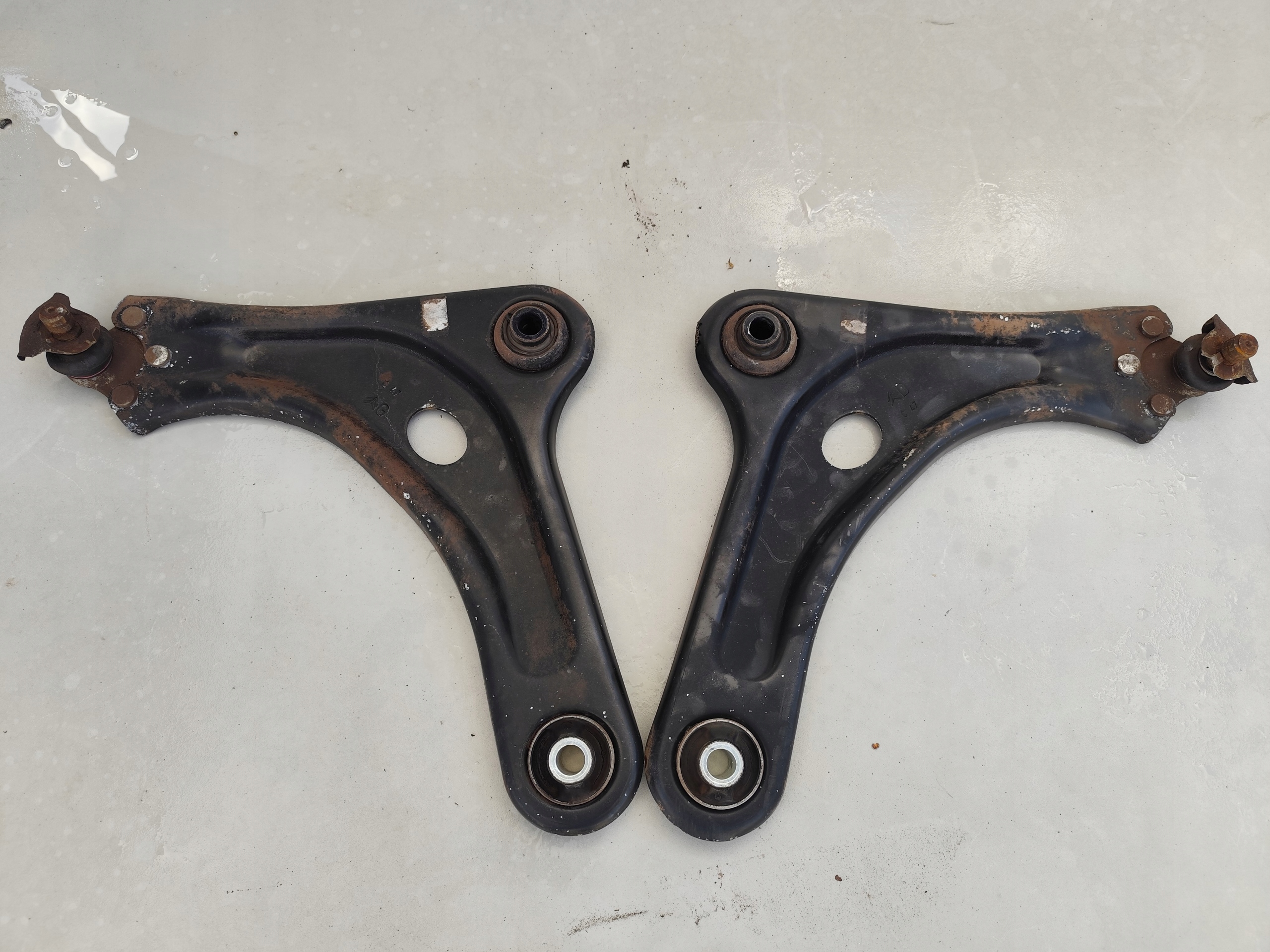 CITROEN C3 III arm right left