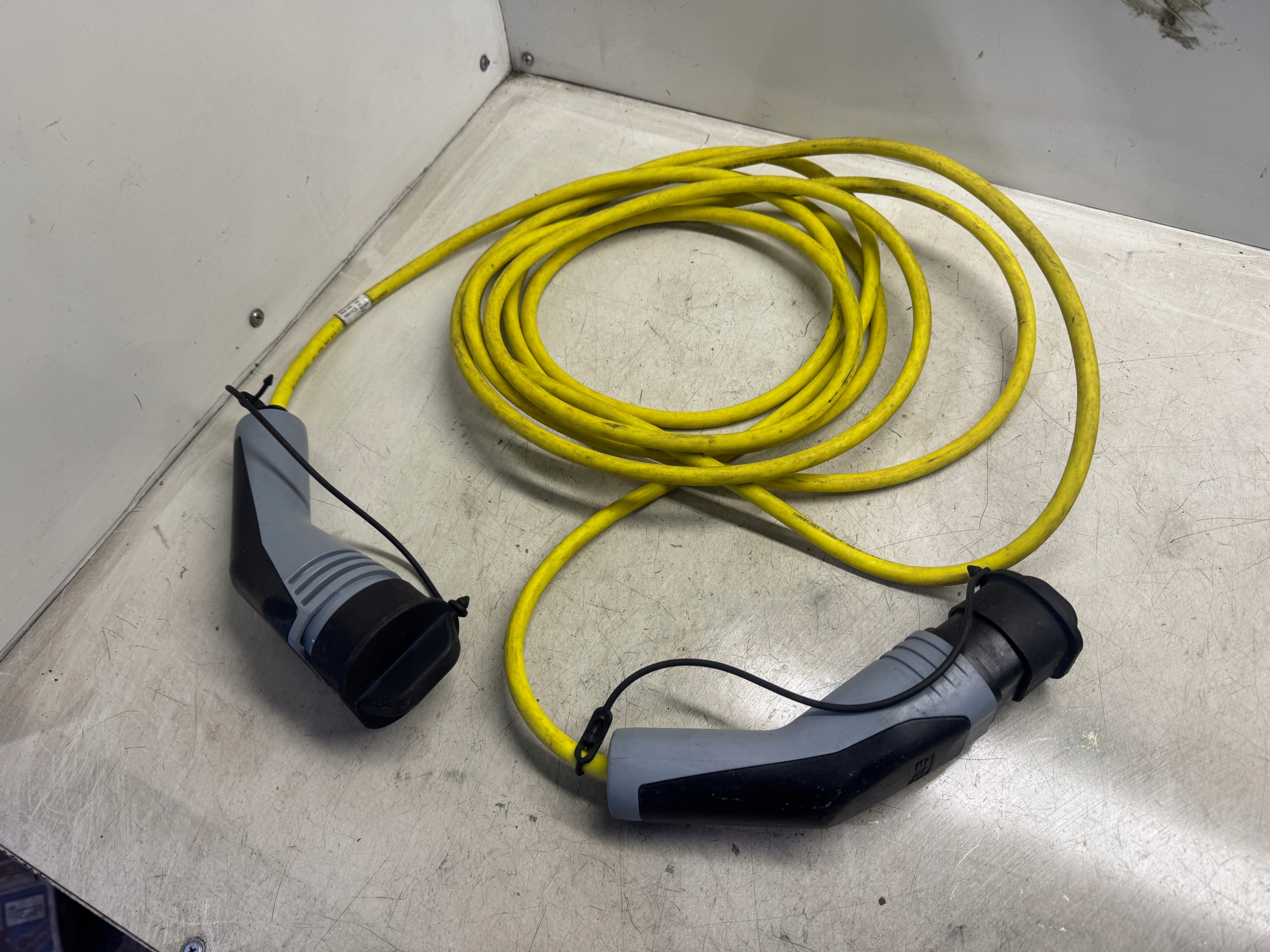 VW AUDI PRZEWÓD ŁADOWANIA 12E971675AB