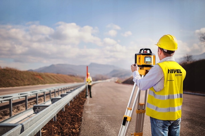 Niwelator rotacyjny Nivel NL540DIGITAL 500m ZESTAW Model NL540