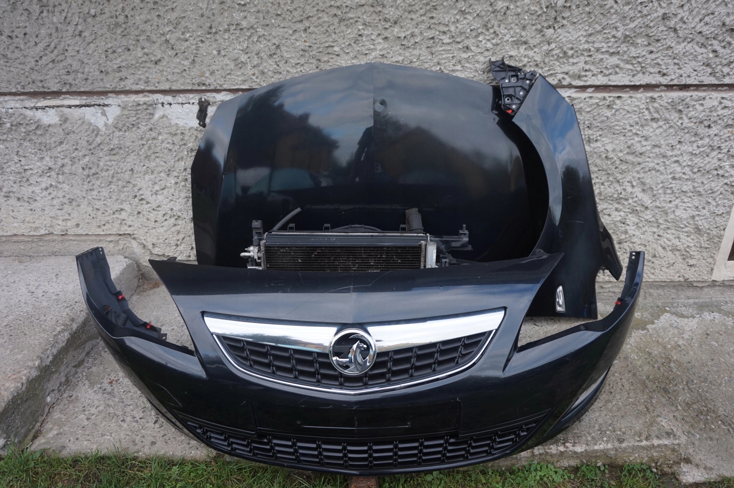 LAMPA PRAWA KOMPLETNY PRZÓD ASTRA IV 4