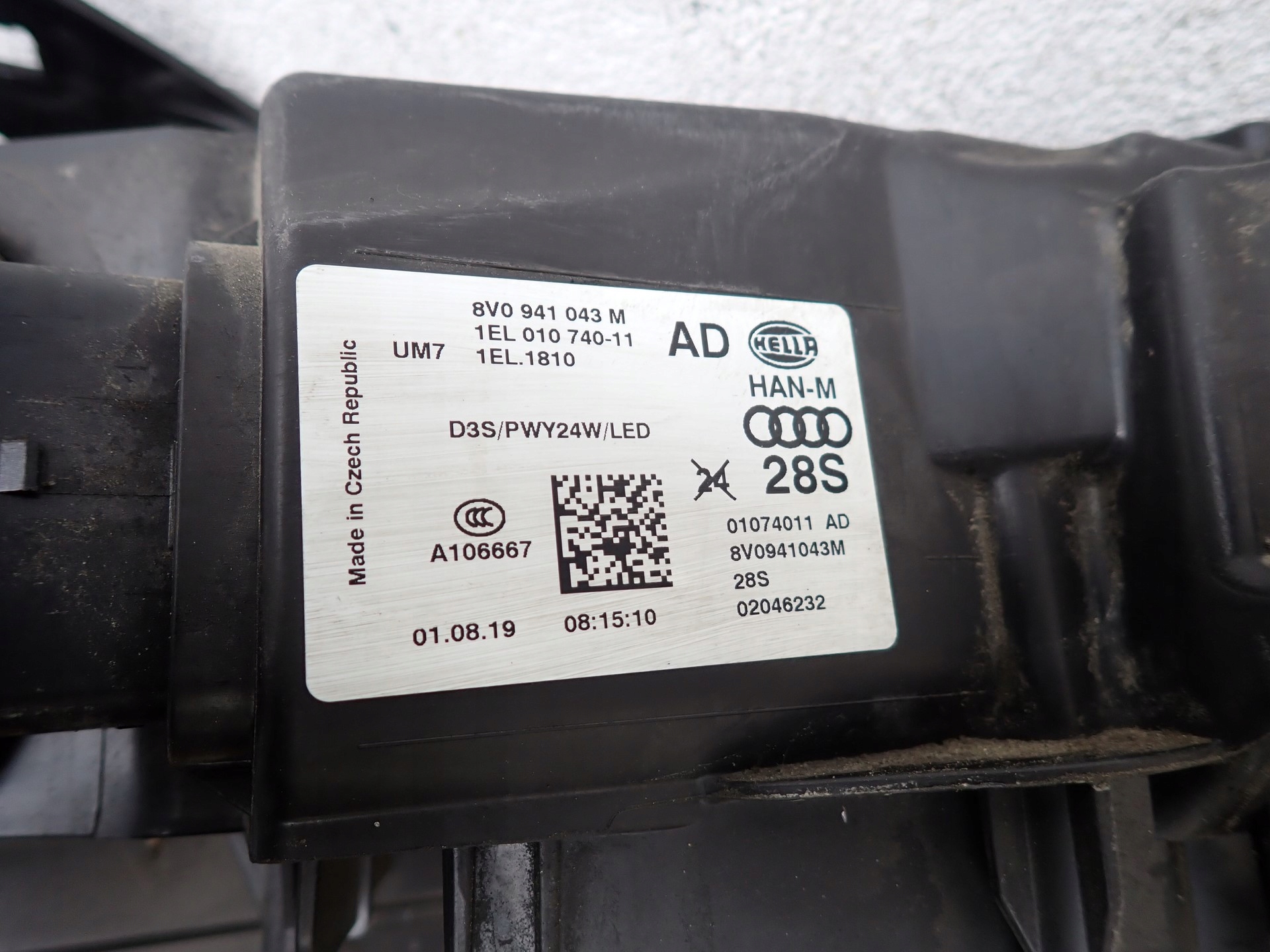 light left REFLEKTOR left BI XENON AUDI A3 8V 2012-2015R 8V0941043M