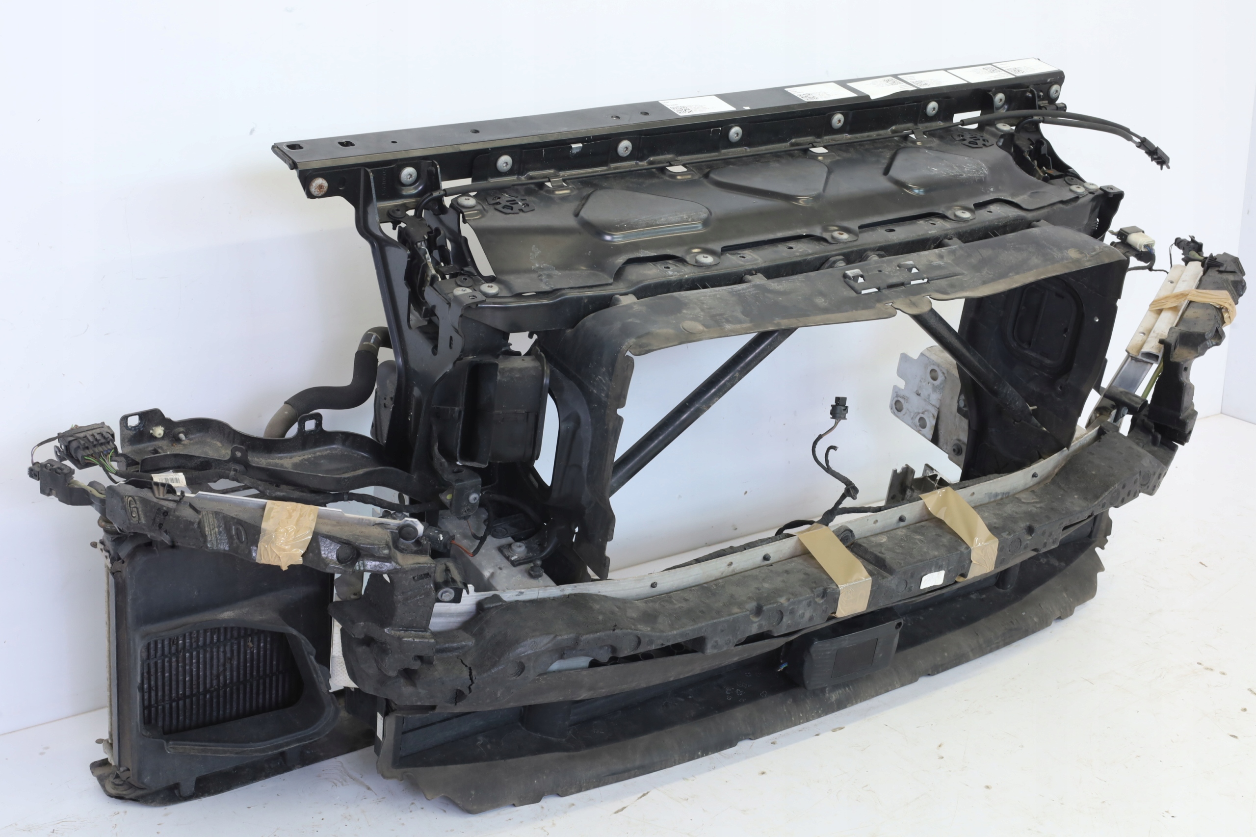 WZMOCNIENIE PAS PRZEDNI CHŁODNICE BMW X7 G07 3.0D Producent części BMW OE